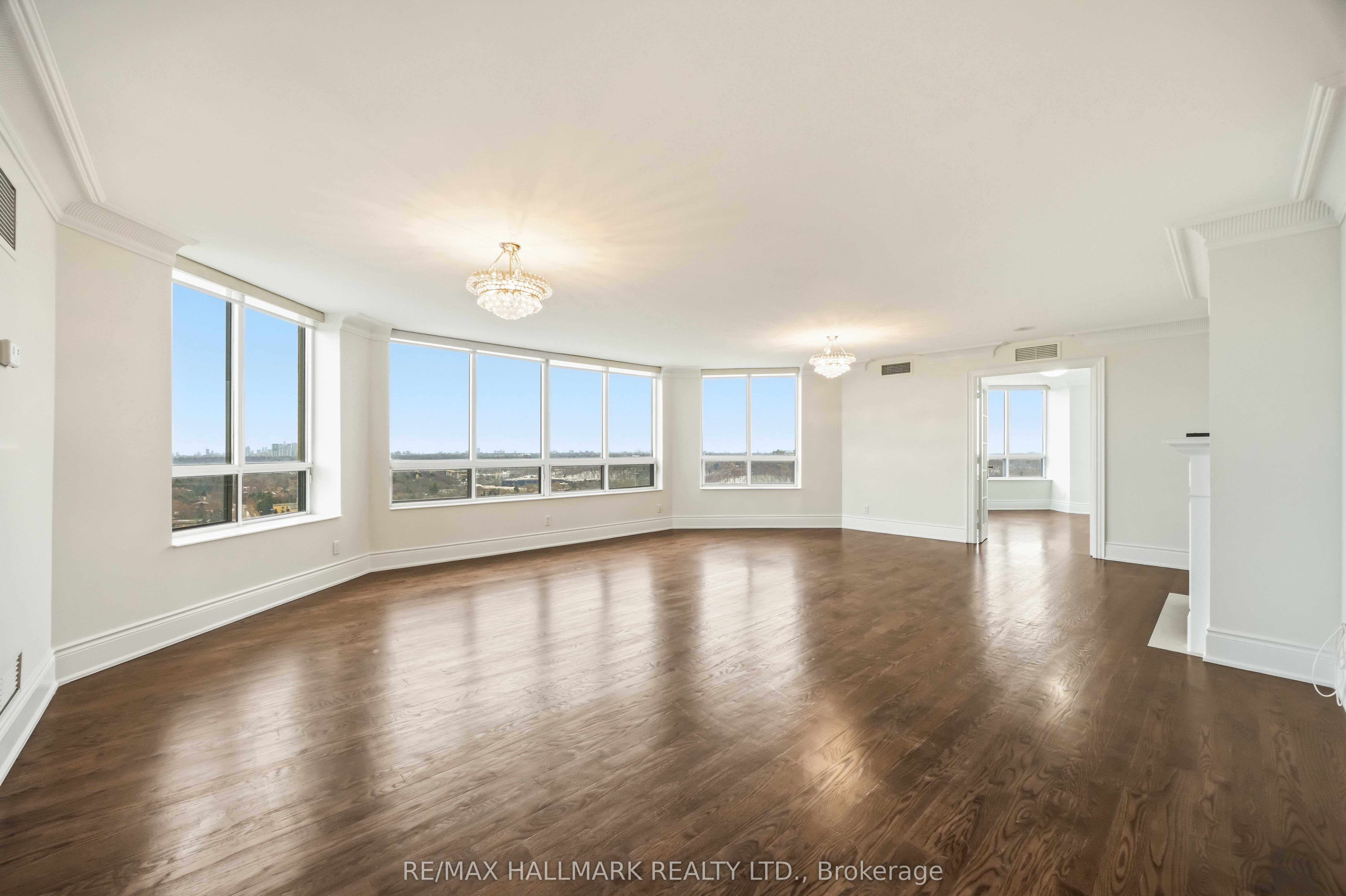 80 Harrison Garden Boulevard 1821 Property Photo 10