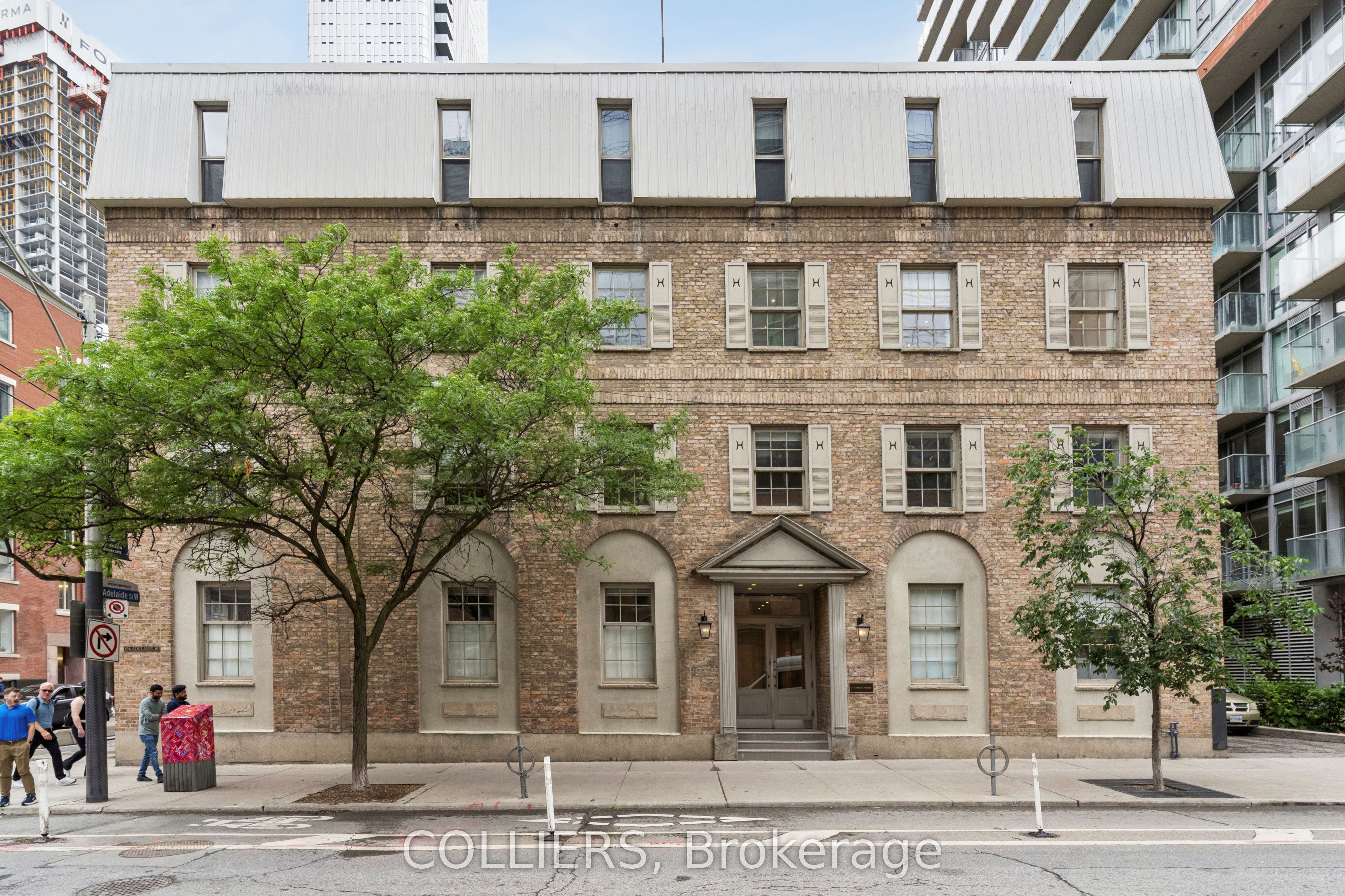 116 Simcoe Street 100 Property Photo 1