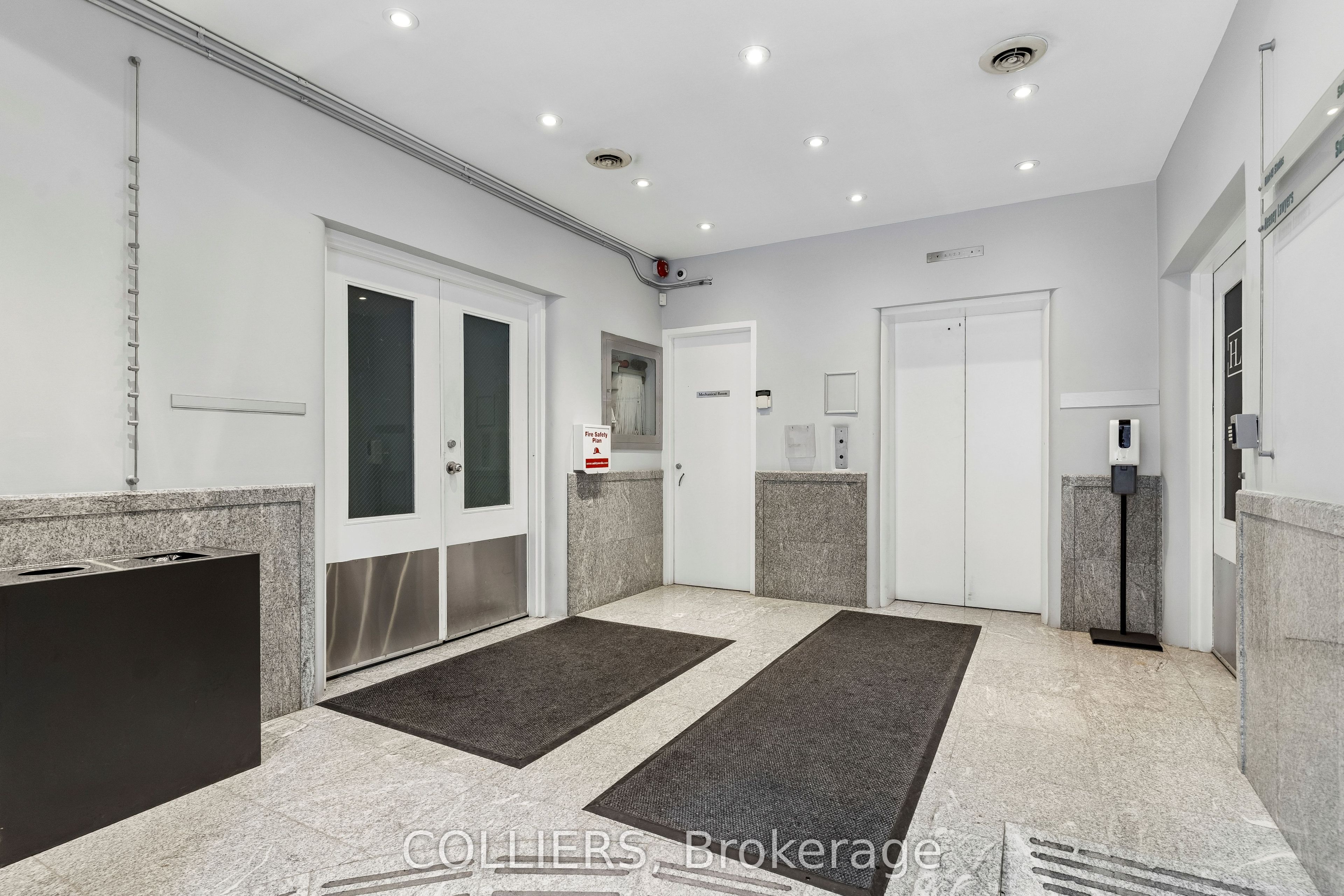 116 Simcoe Street 100 Property Photo 3