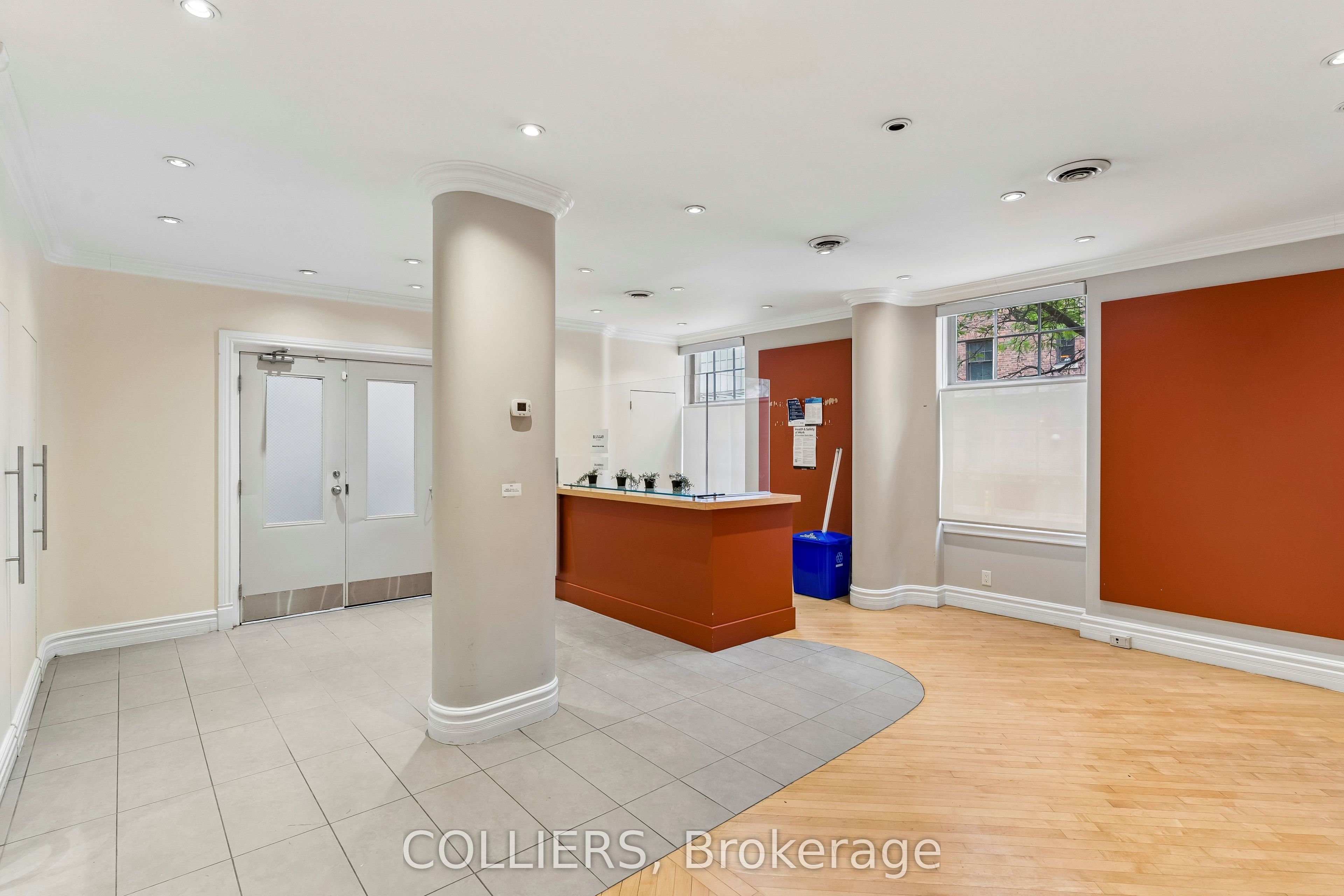 116 Simcoe Street 100 Property Photo 4