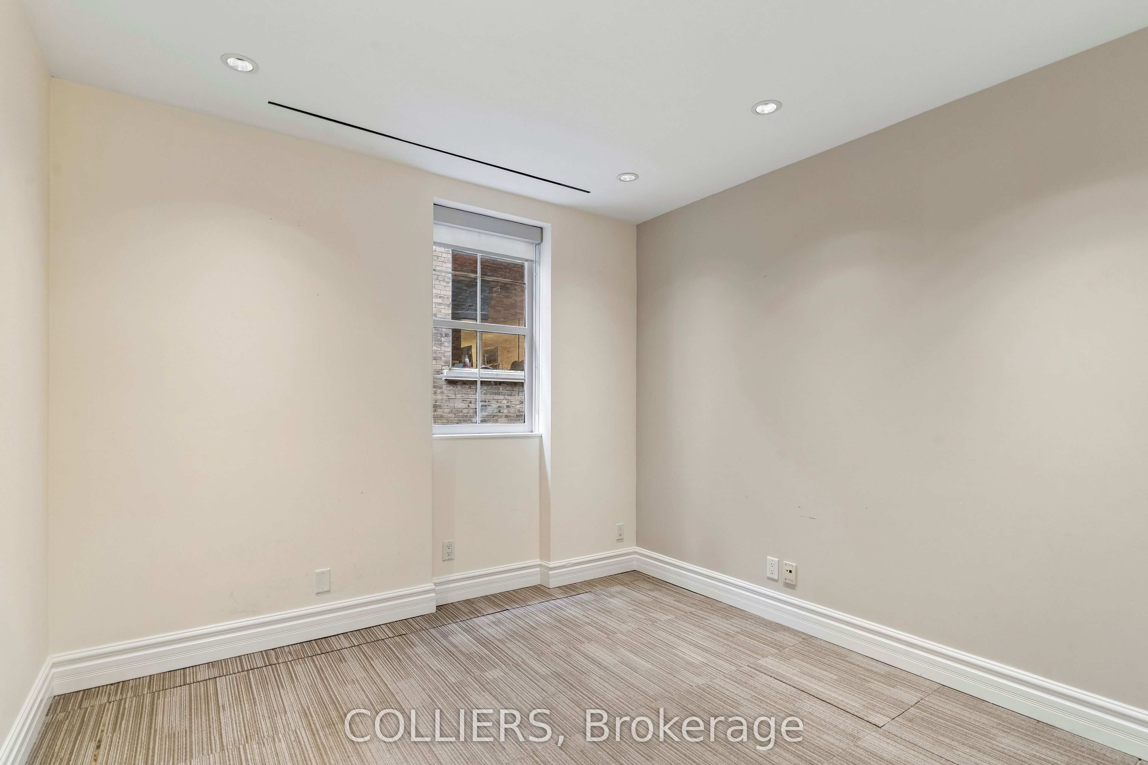 116 Simcoe Street 100 Property Photo 10