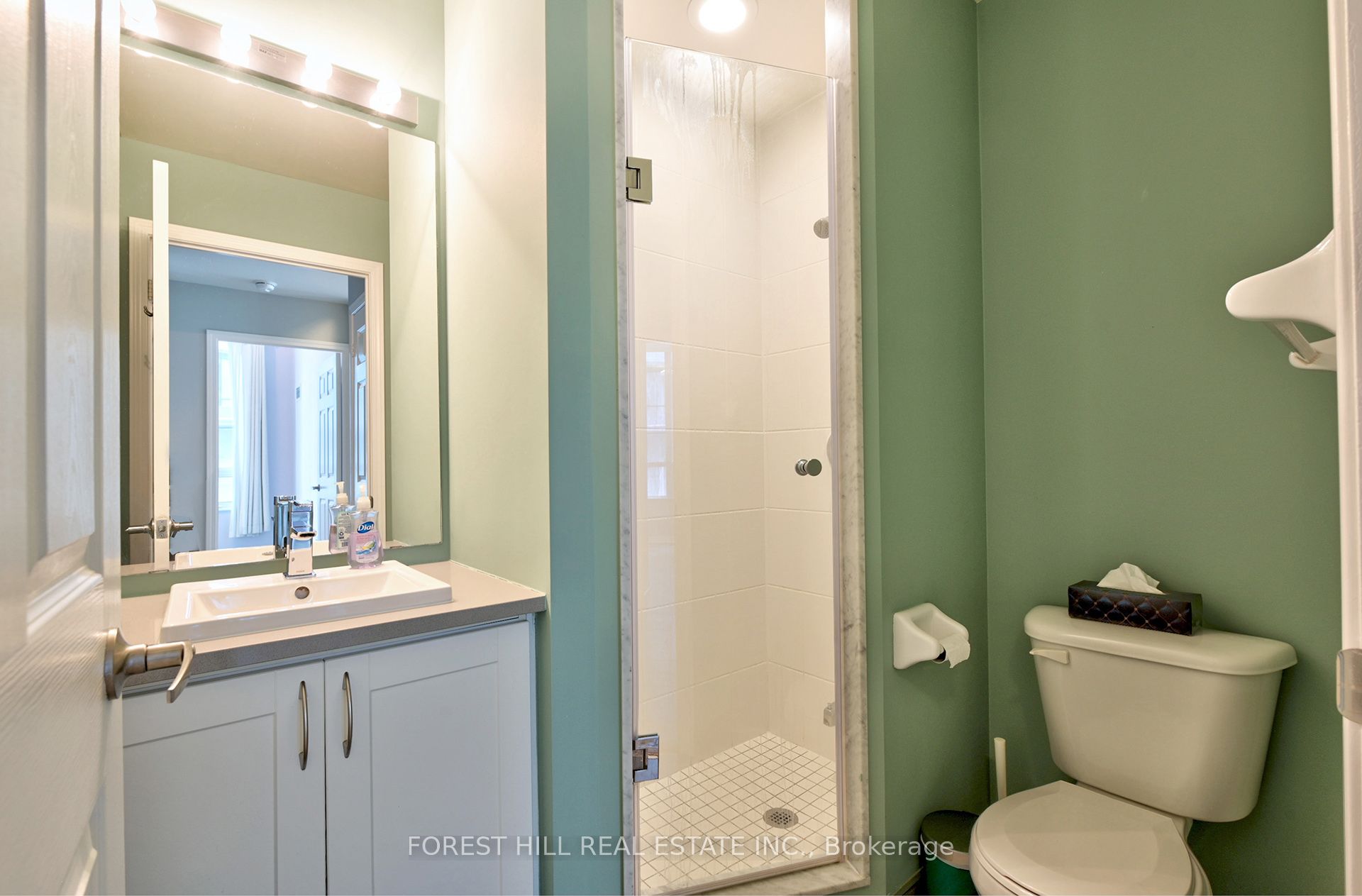 19 Grand Trunk Crescent 306 Property Photo 4