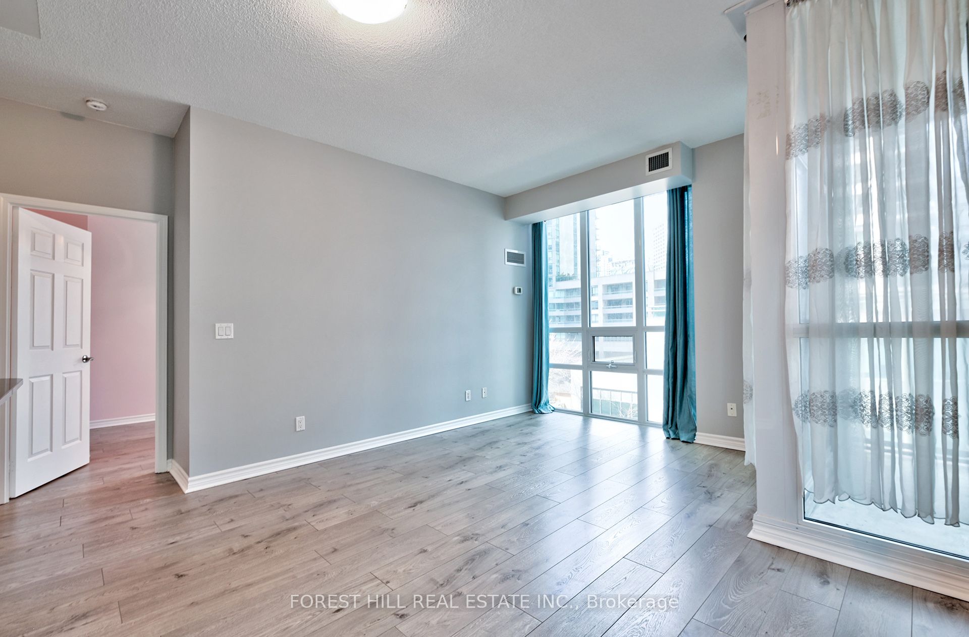 19 Grand Trunk Crescent 306 Property Photo 13