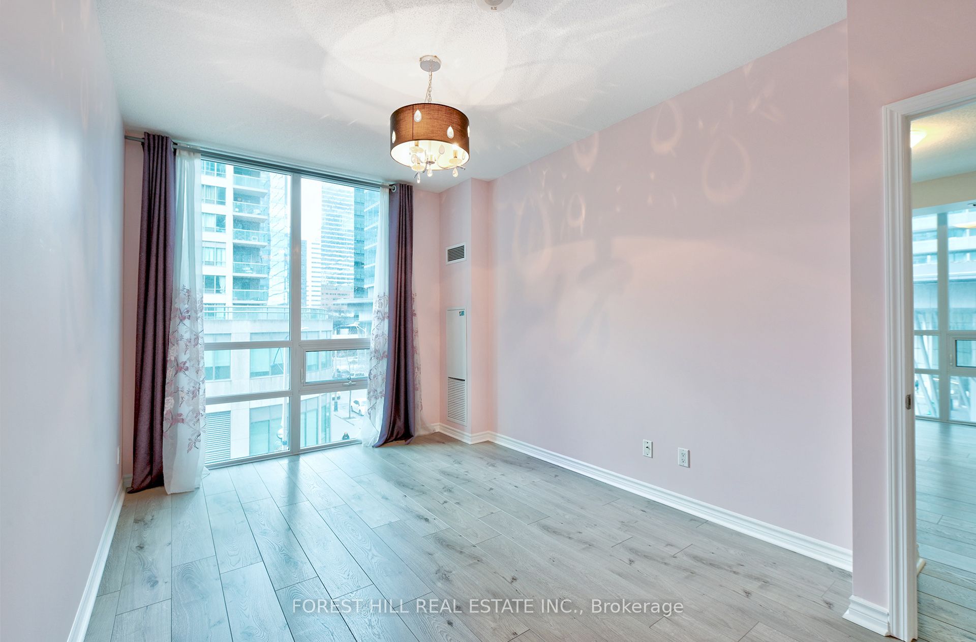19 Grand Trunk Crescent 306 Property Photo 18