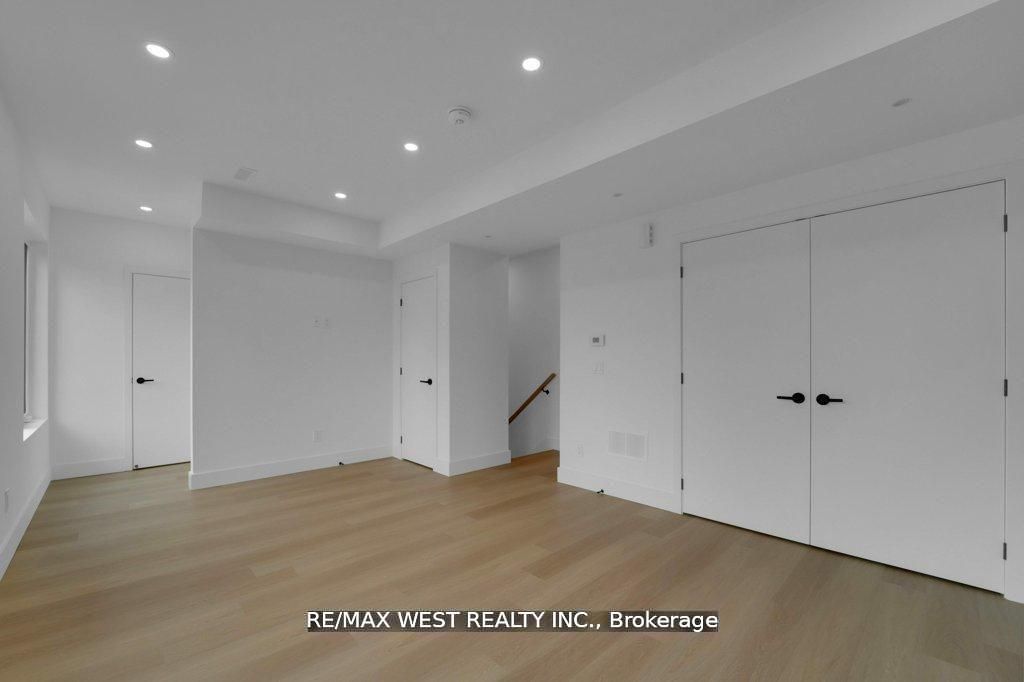 661 Winona Drive Property Photo 6