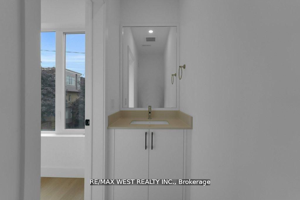661 Winona Drive Property Photo 7