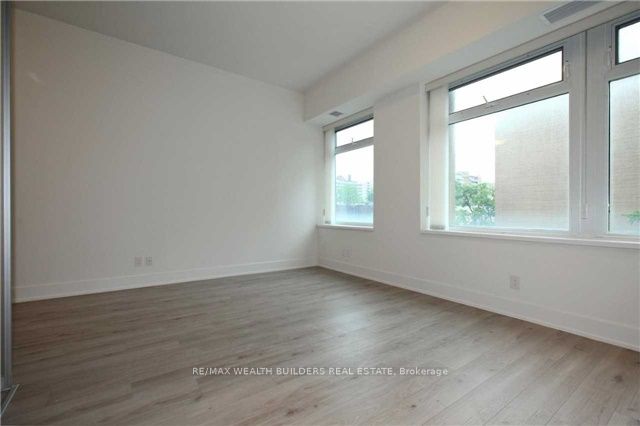 111 St Clair Avenue W 328 Property Photo 4