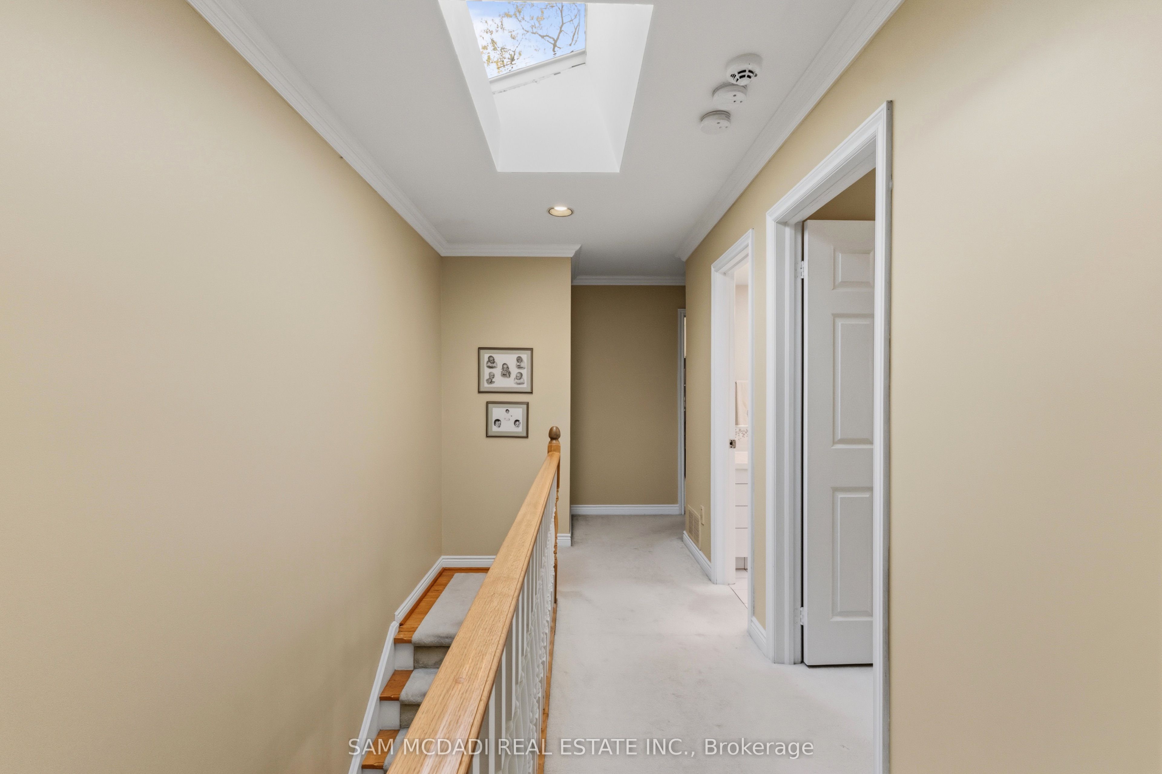 690 Oriole Parkway Property Photo 18