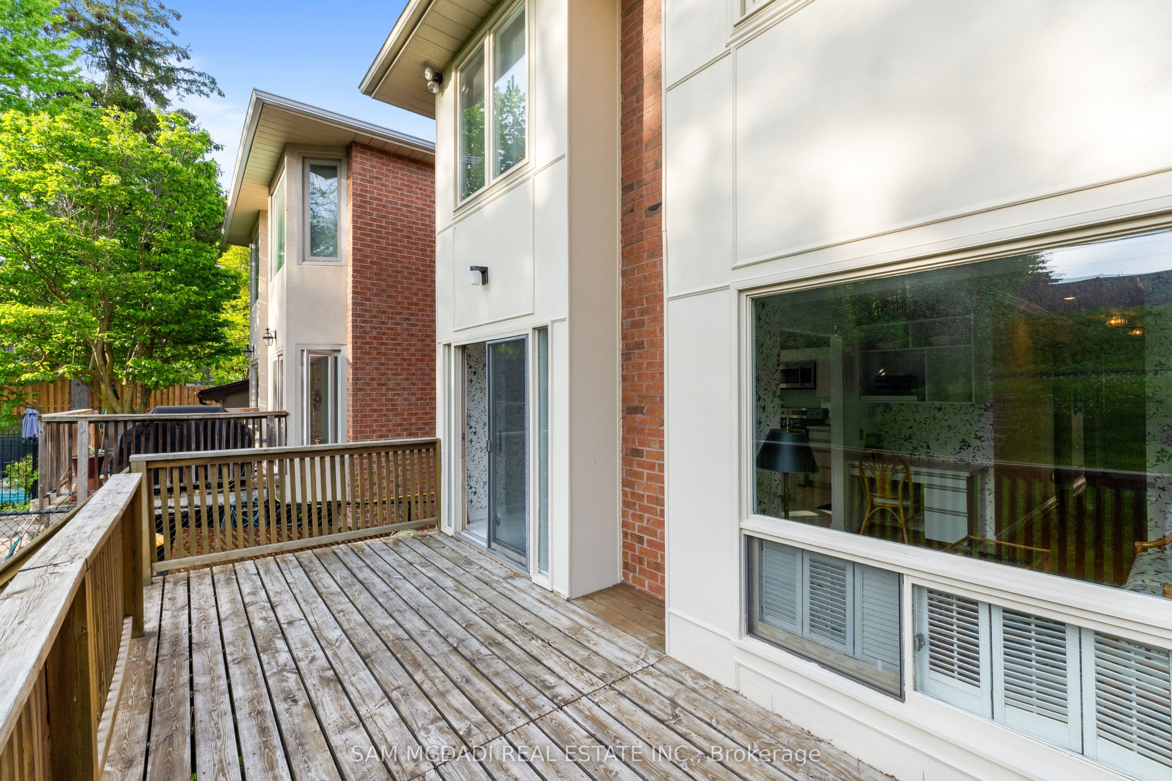 690 Oriole Parkway Property Photo 35