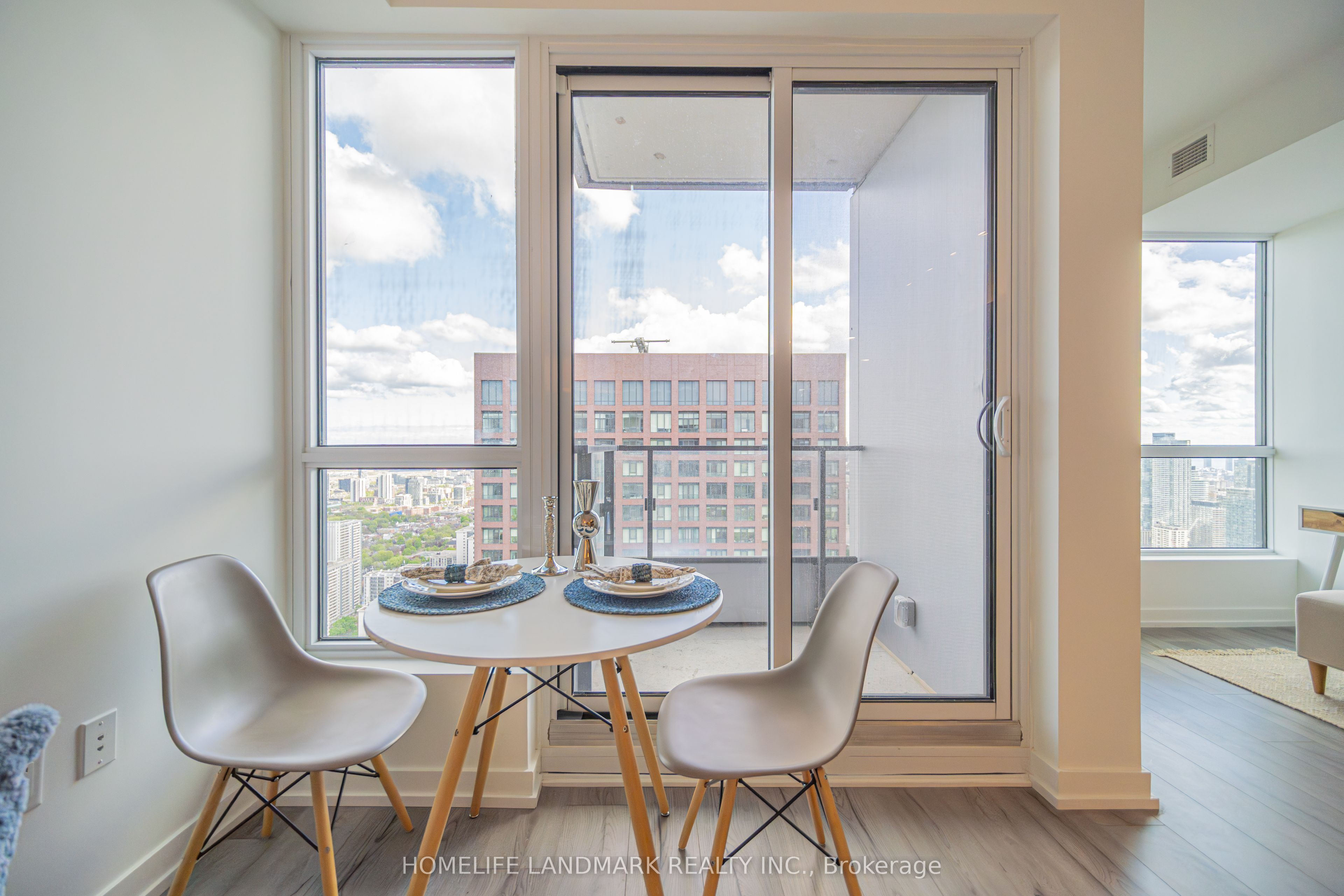 395 Bloor Street E 5001 Property Photo 15