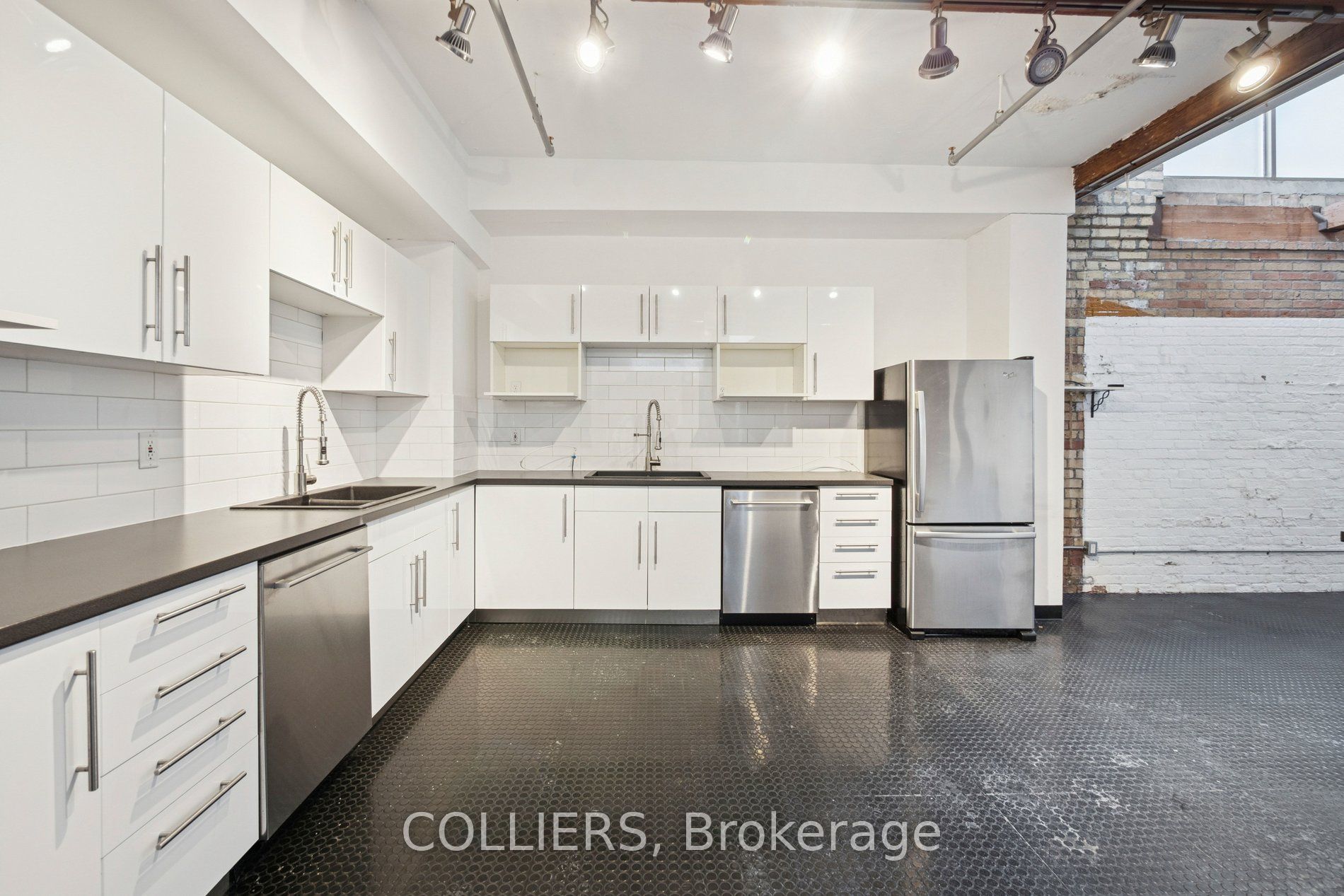 70 Richmond Street E B01 Property Photo 8