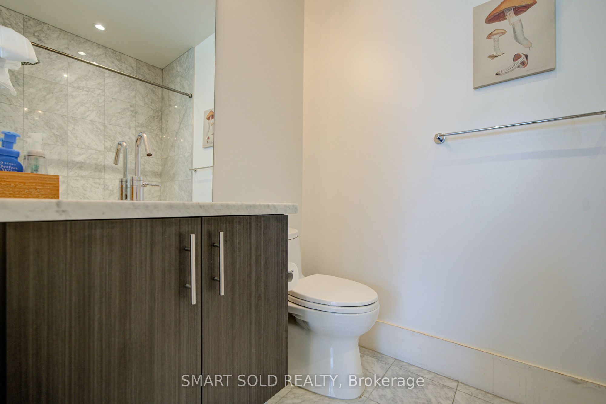 39 Queens Quay E 436 Property Photo 19