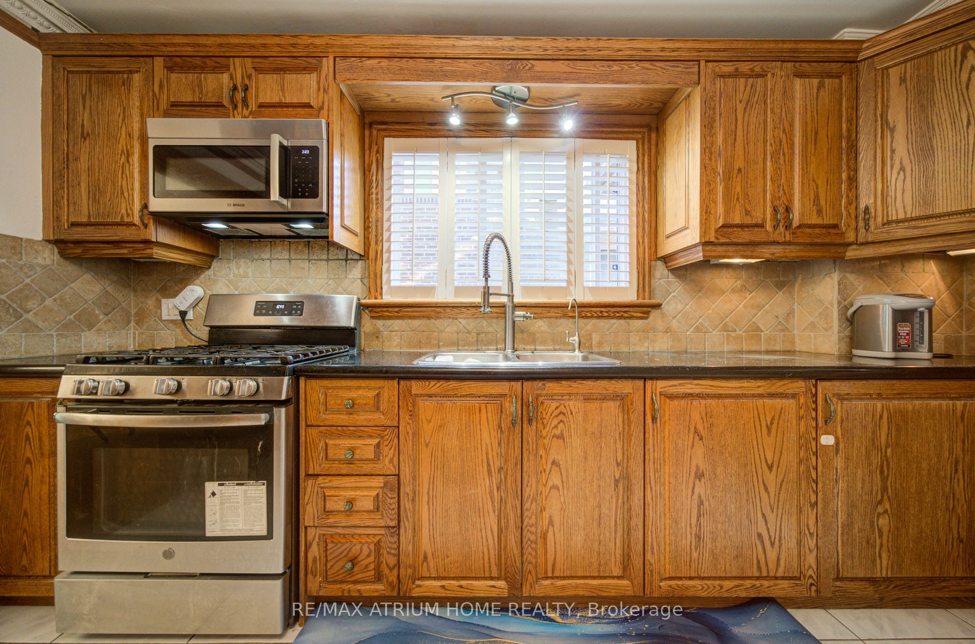 8 Patrick Boulevard Property Photo 5