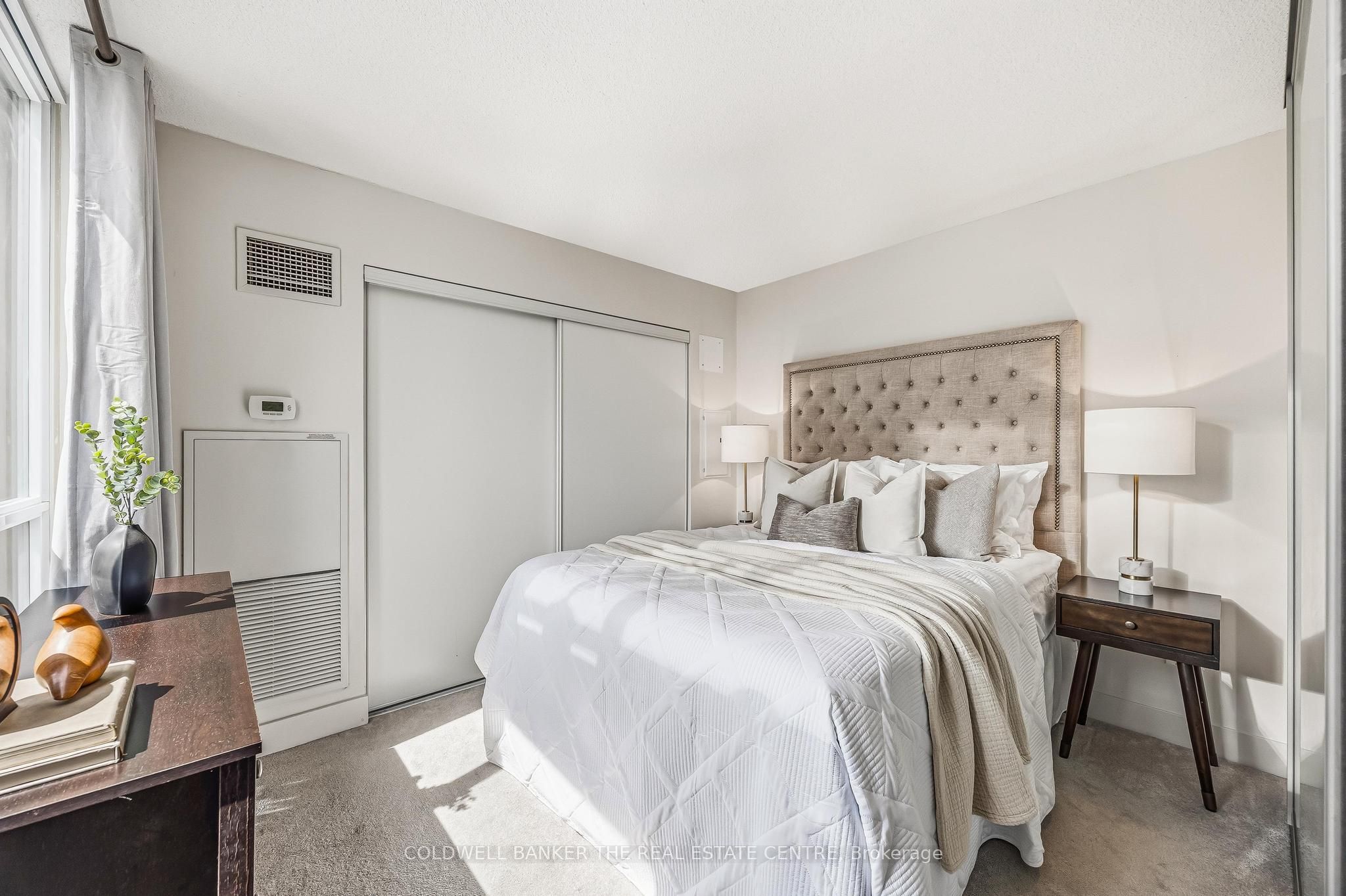23 Sheppard Avenue E 912 Property Photo 12