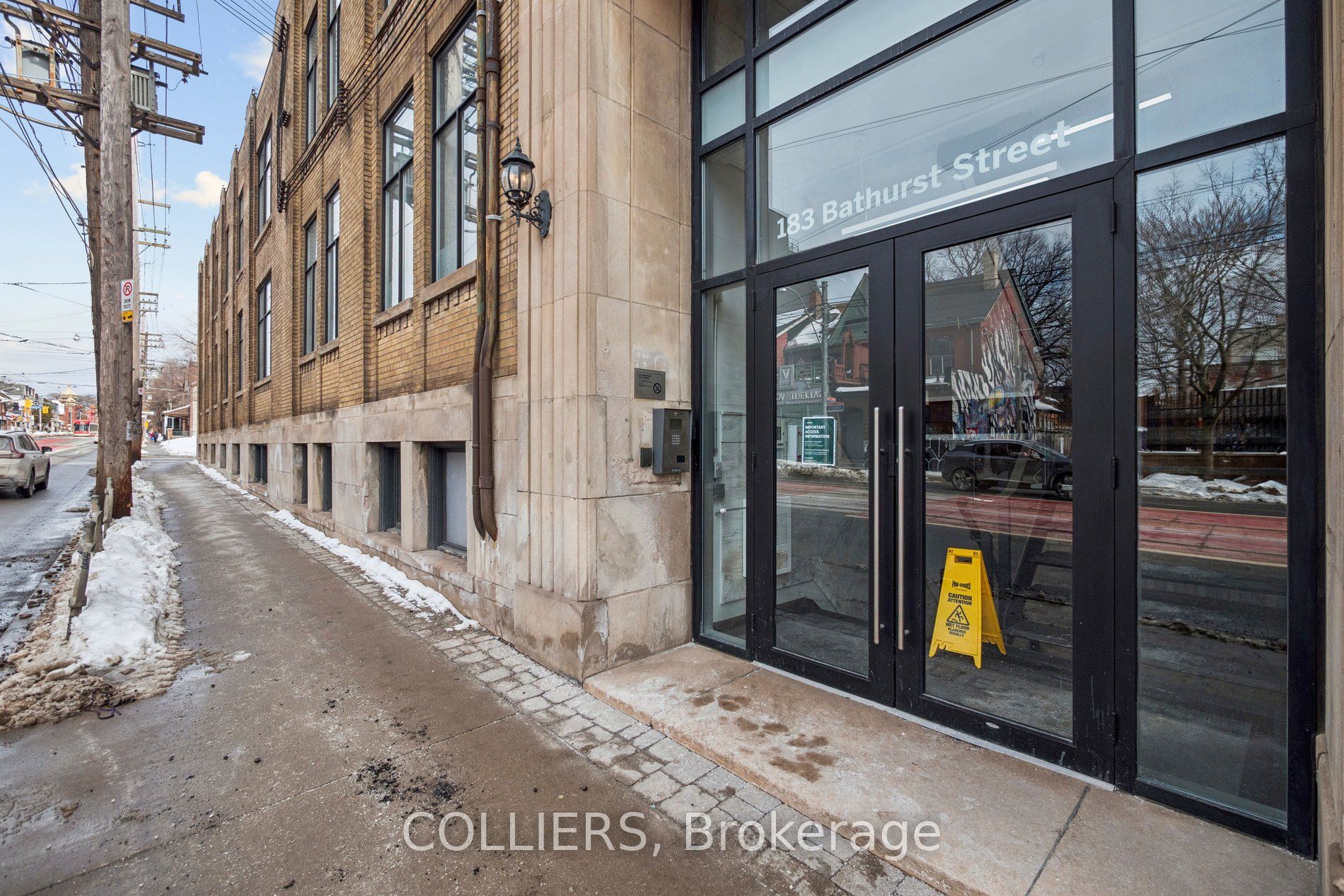 183 Bathurst Street 401 Property Photo 2