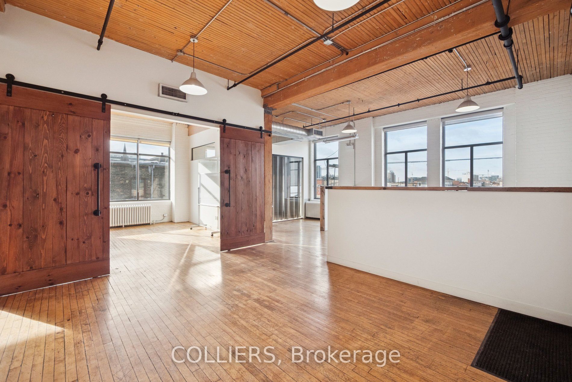 183 Bathurst Street 401 Property Photo 3