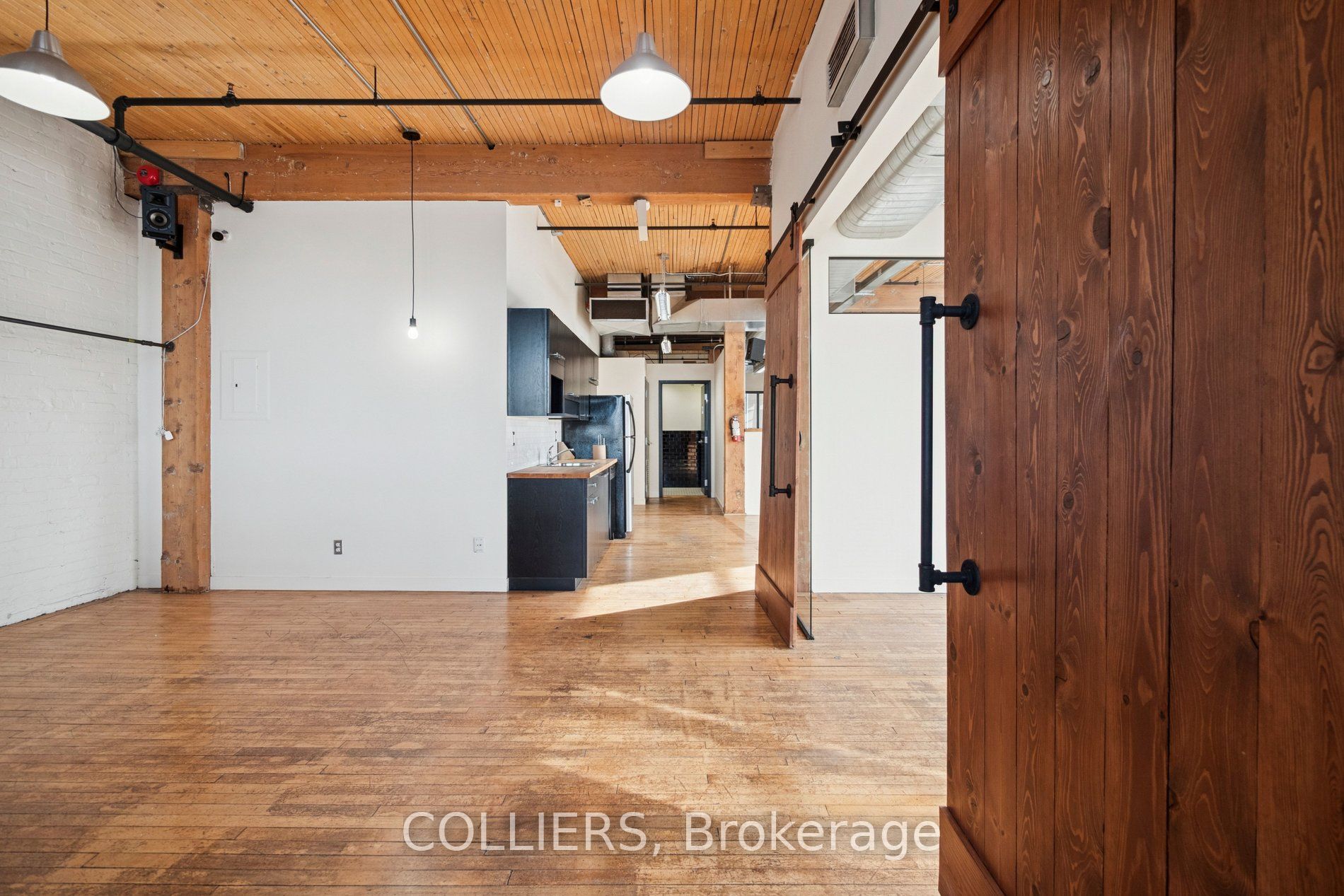183 Bathurst Street 401 Property Photo 5