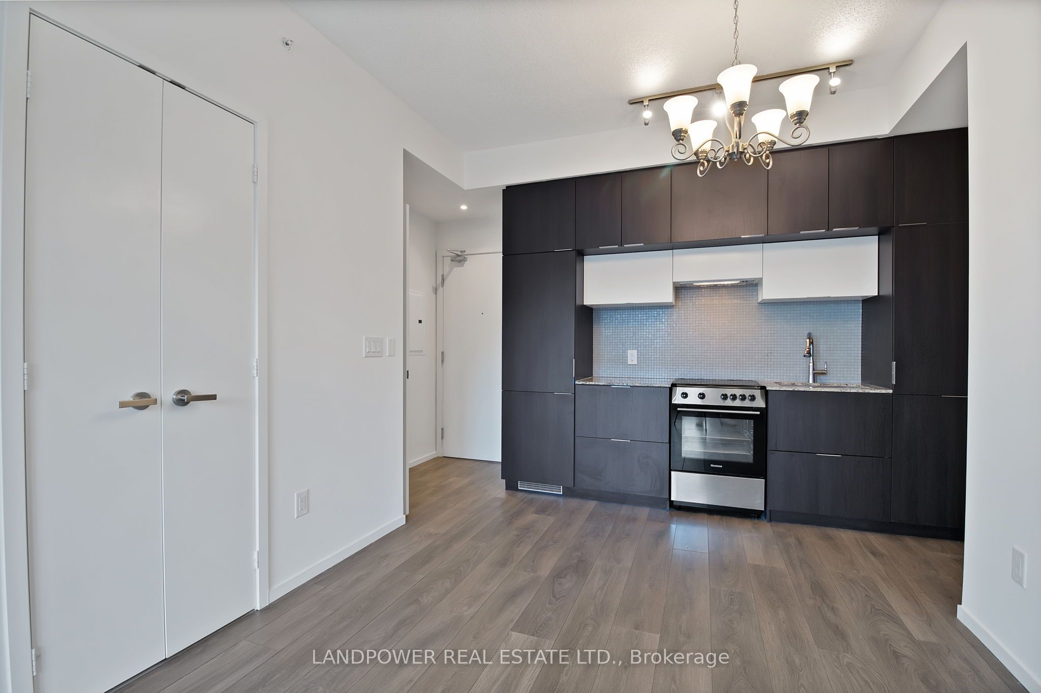159 Dundas Street E 1107 Property Photo 3