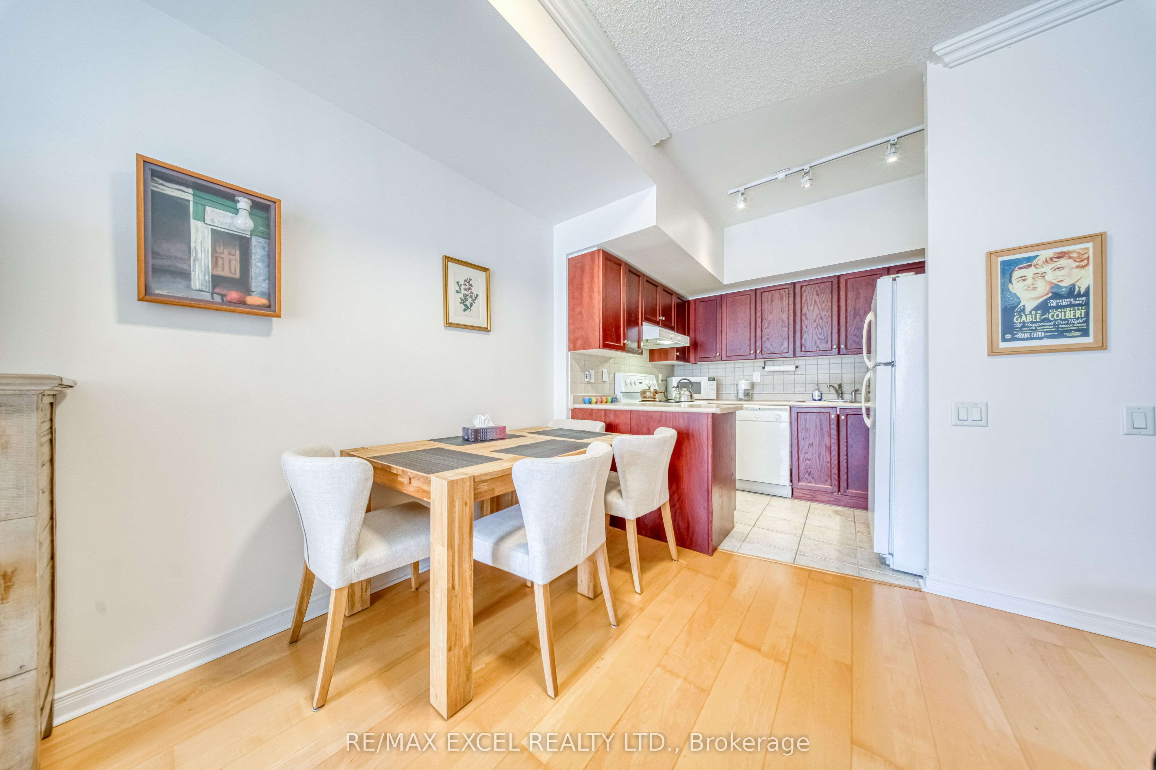 115 Richmond Street E 403 Property Photo 13