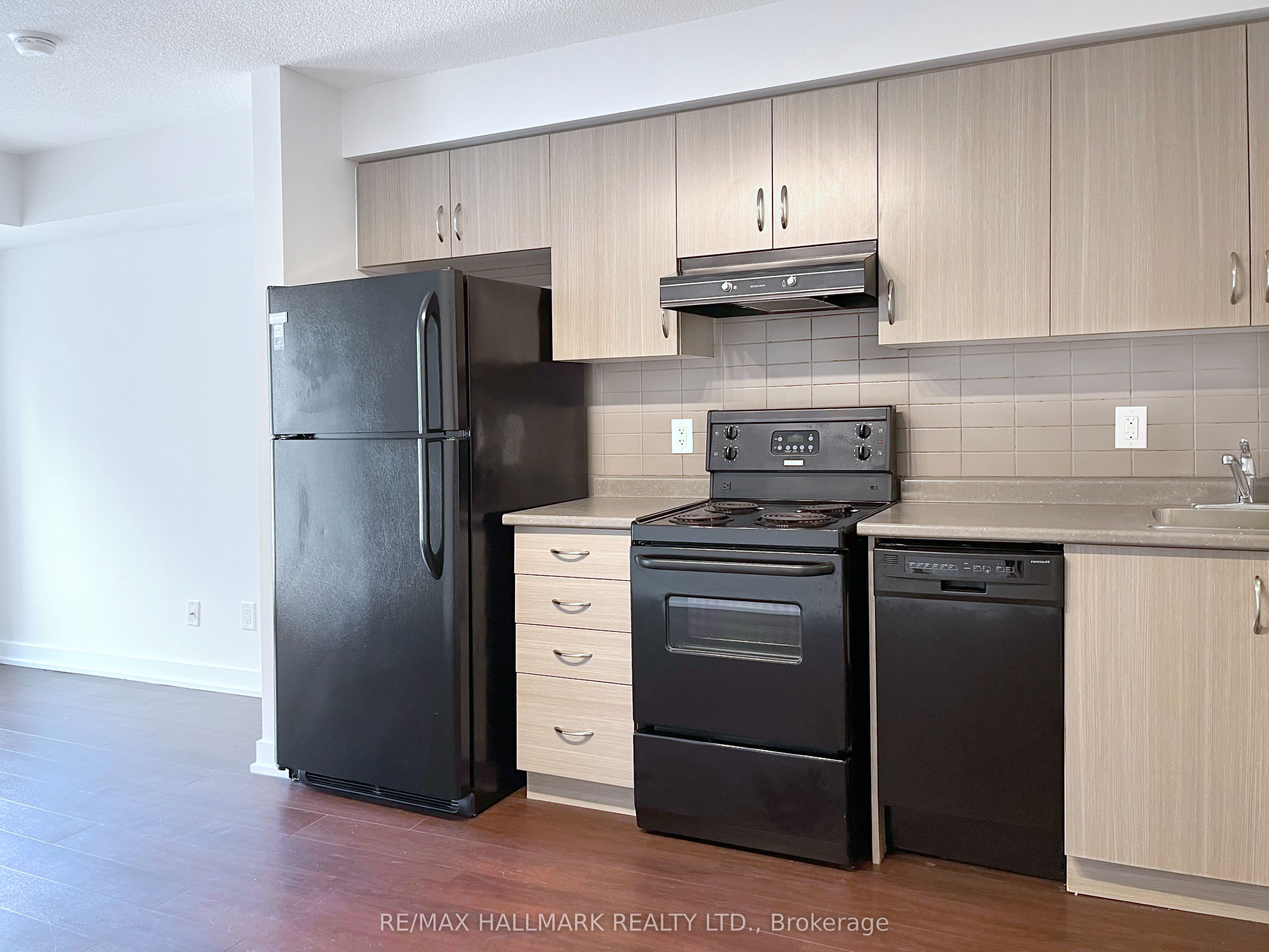 132 Berkeley Street 1007 Property Photo 5