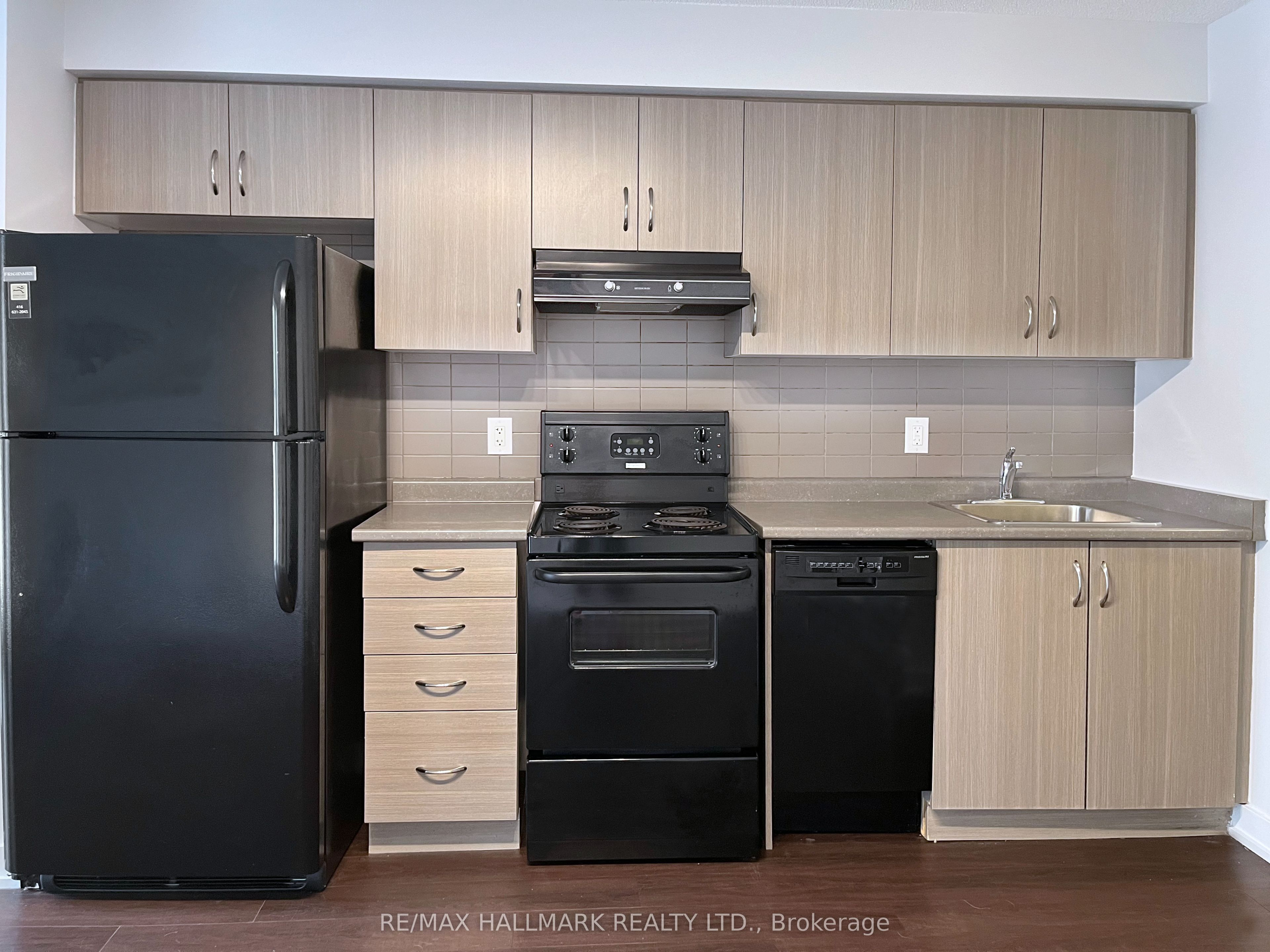 132 Berkeley Street 1007 Property Photo 6
