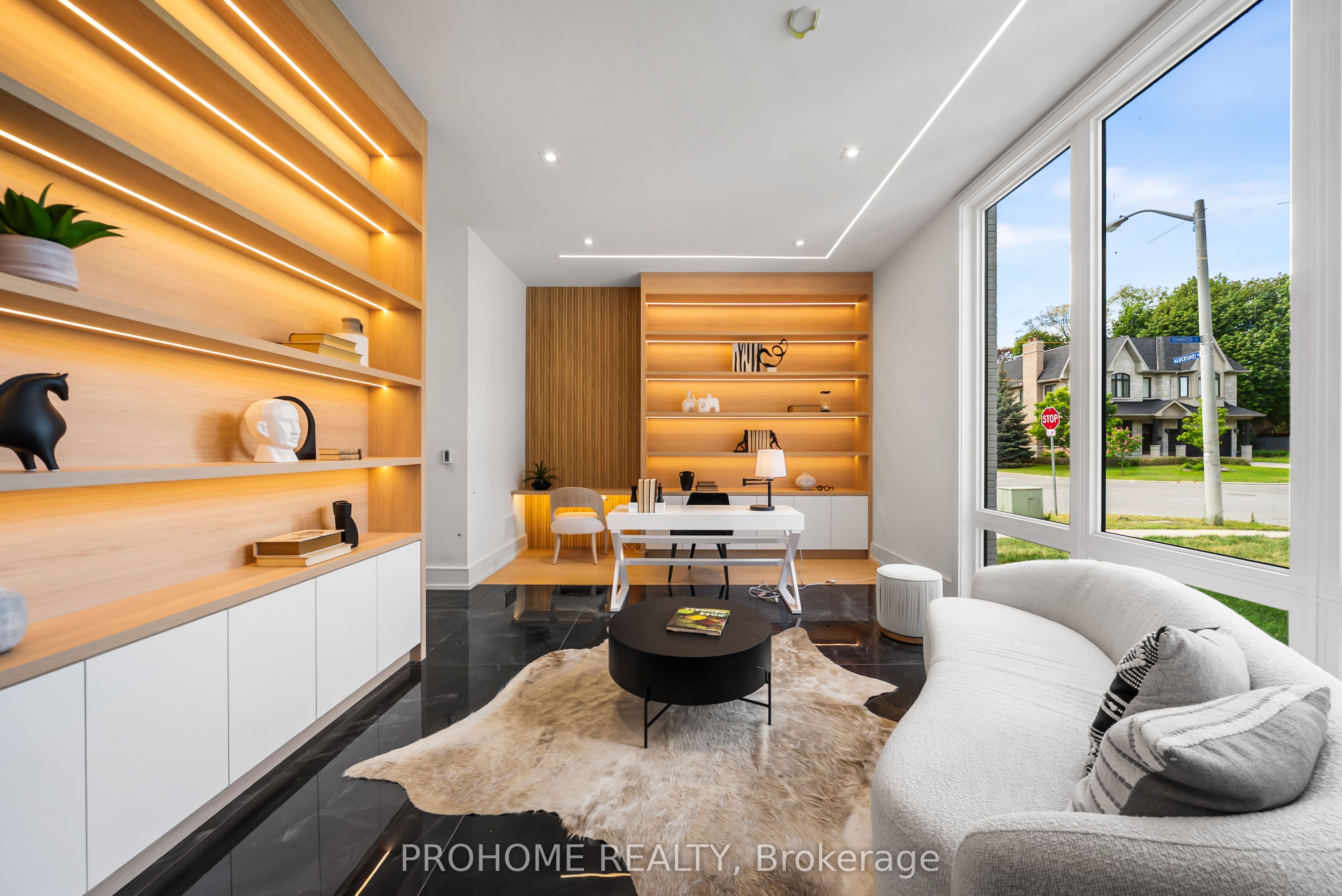 15 Aldershot Crescent Property Photo 3