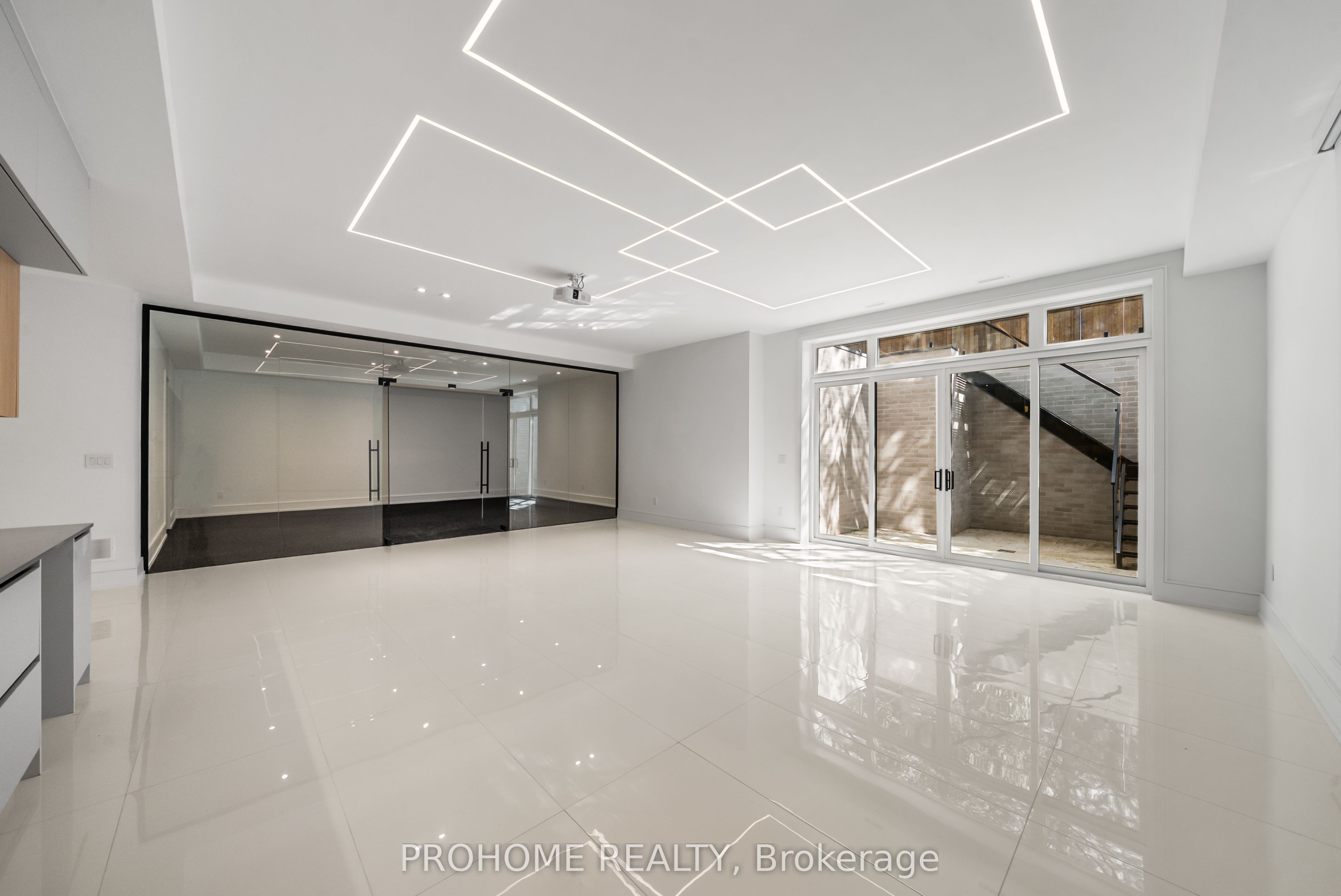 15 Aldershot Crescent Property Photo 37