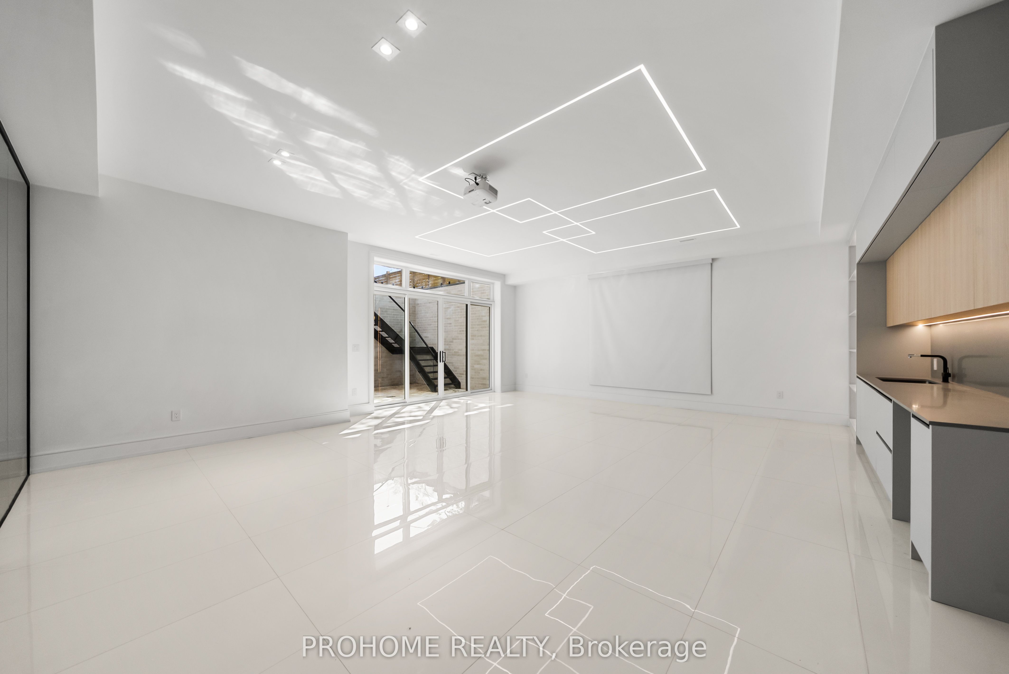 15 Aldershot Crescent Property Photo 41