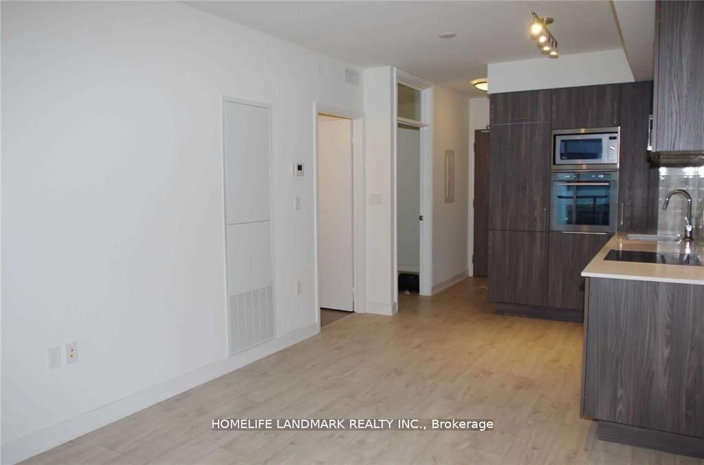 27 Bathurst Street 1113 Property Photo 10