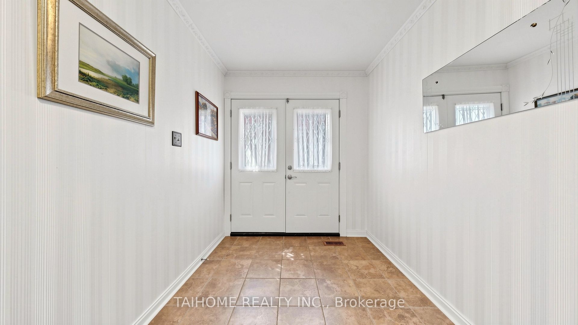 72 Bowerbank Drive Property Photo 4