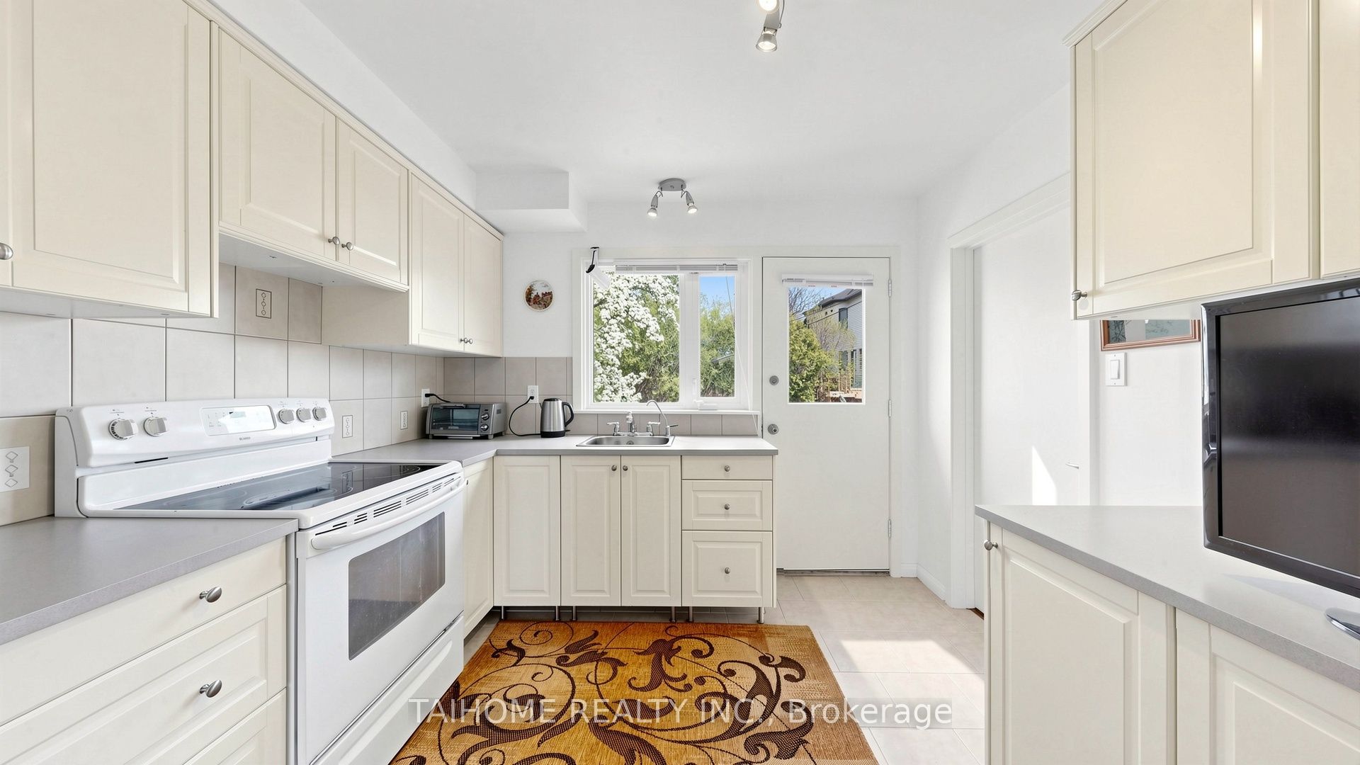 72 Bowerbank Drive Property Photo 18