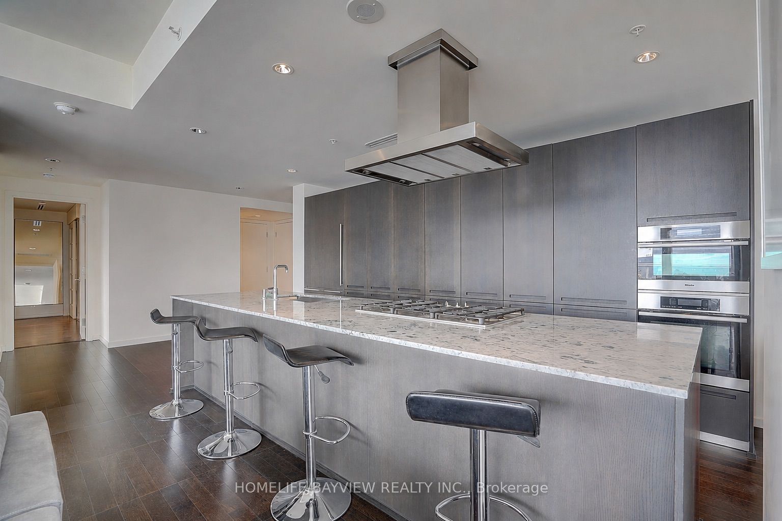 180 University Avenue 3509 Property Photo 6
