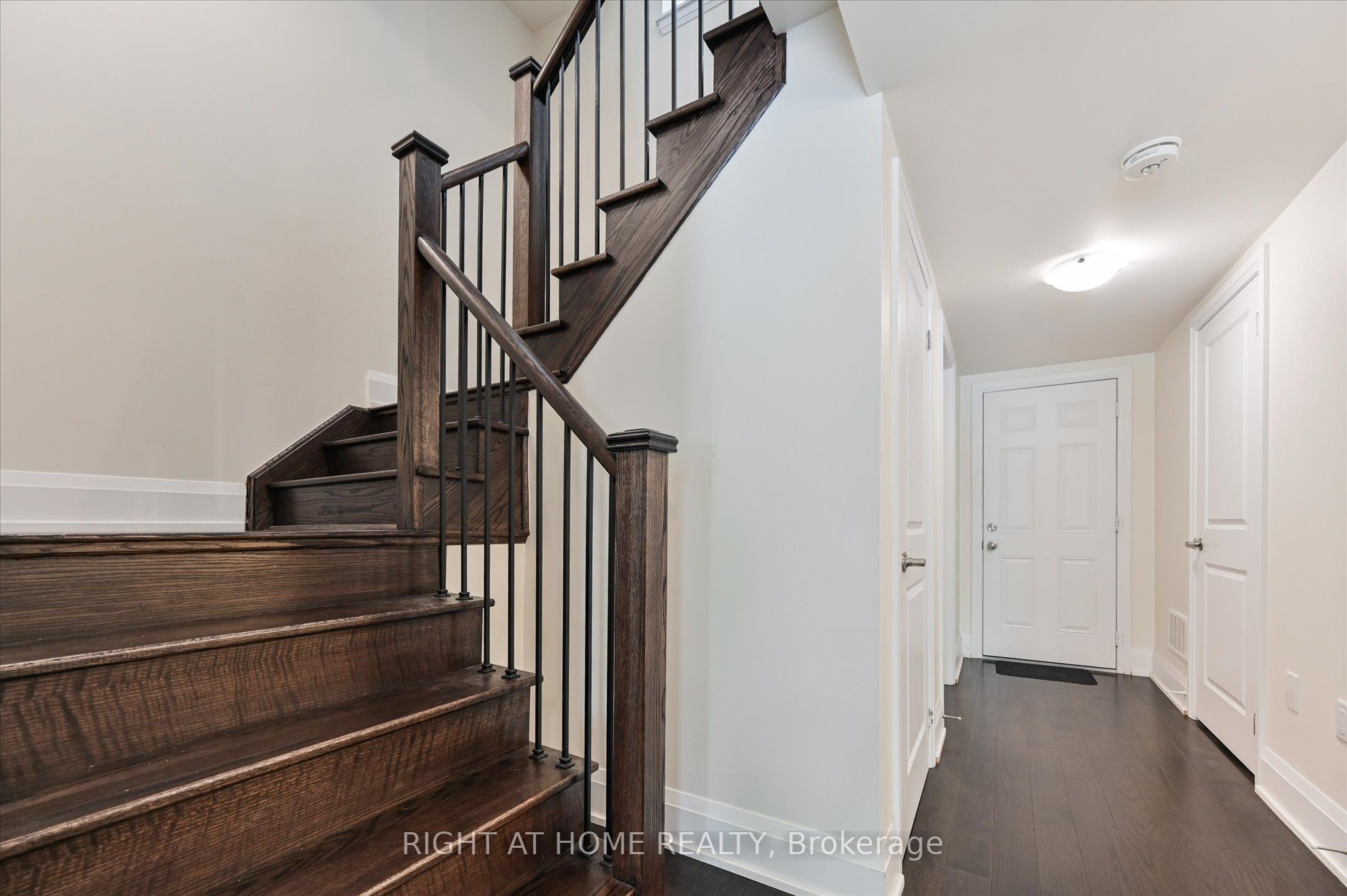 18 Kenneth Wood Crescent Property Photo 6