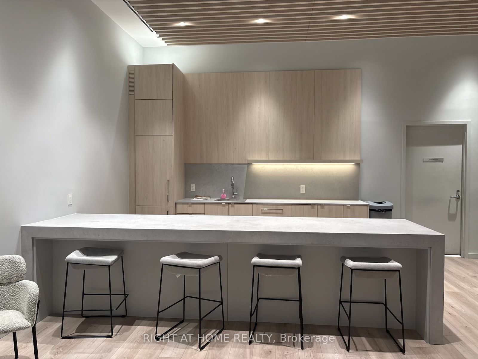 181 Sheppard Avenue E 604 Property Photo 12
