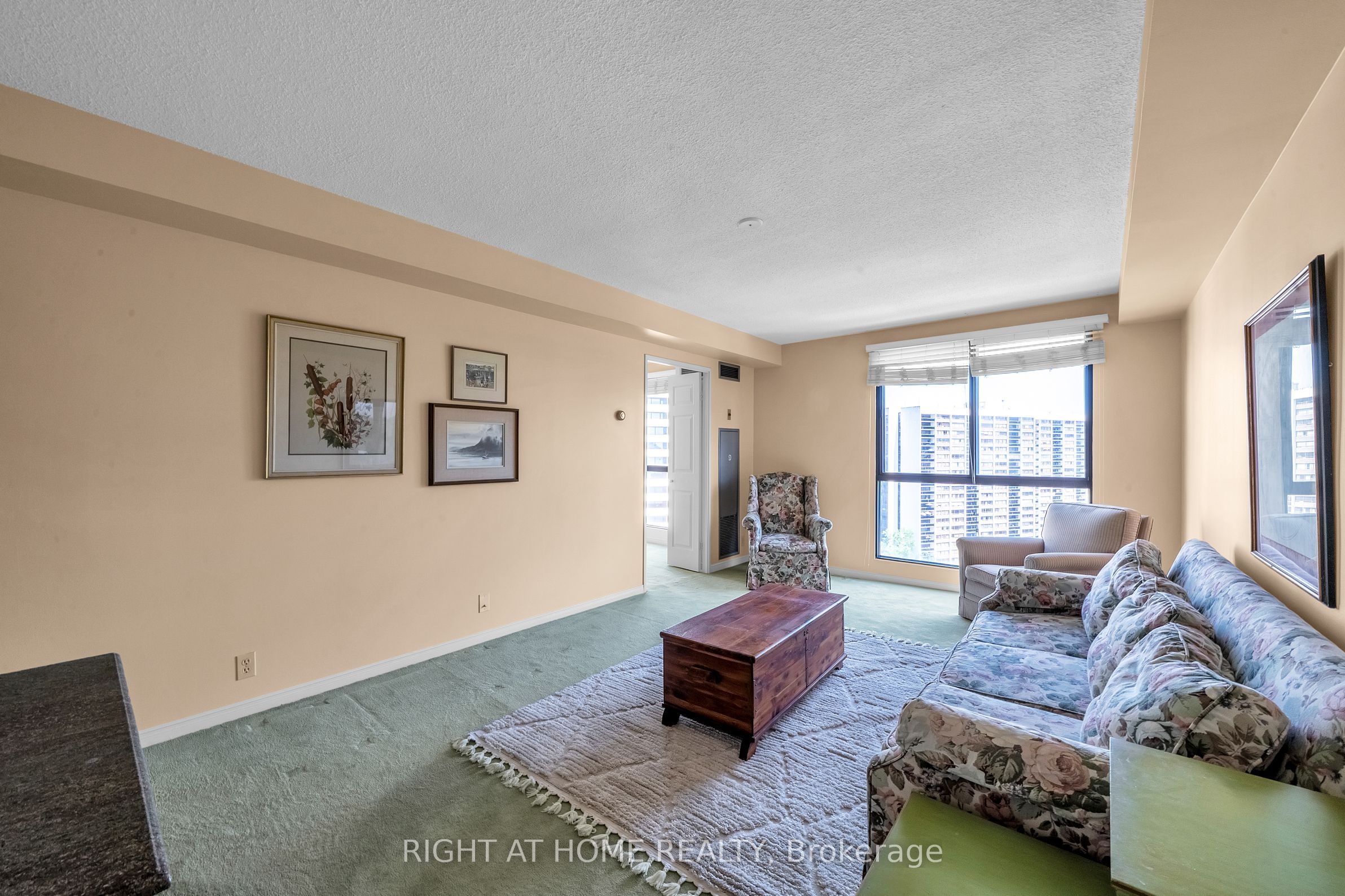 1 Concorde Place 1801 Property Photo 8