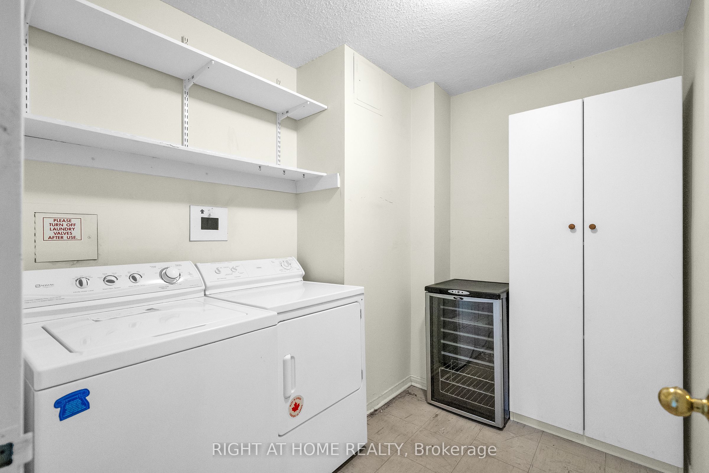 1 Concorde Place 1801 Property Photo 18