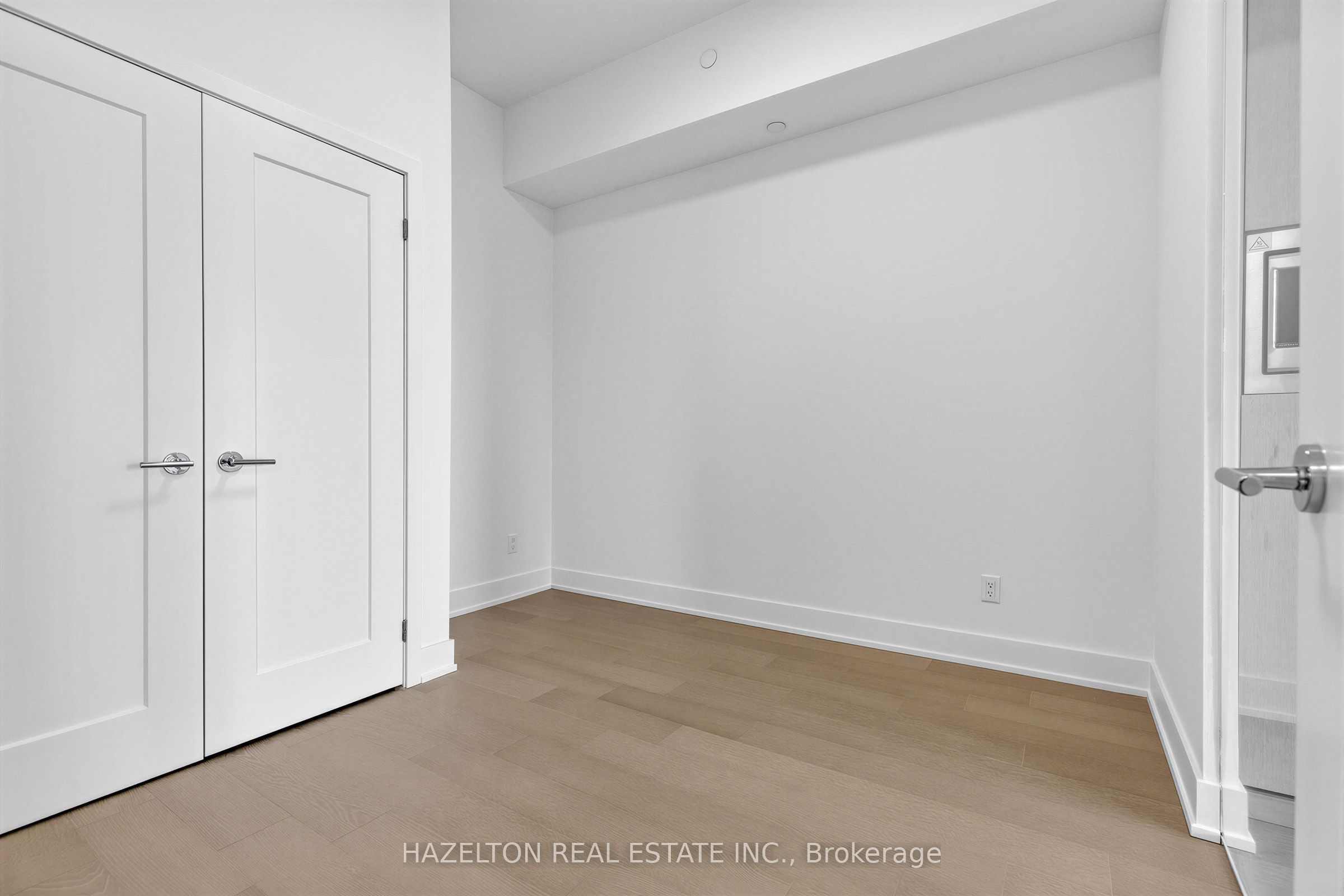 8 Manor Road W 705 Property Photo 7