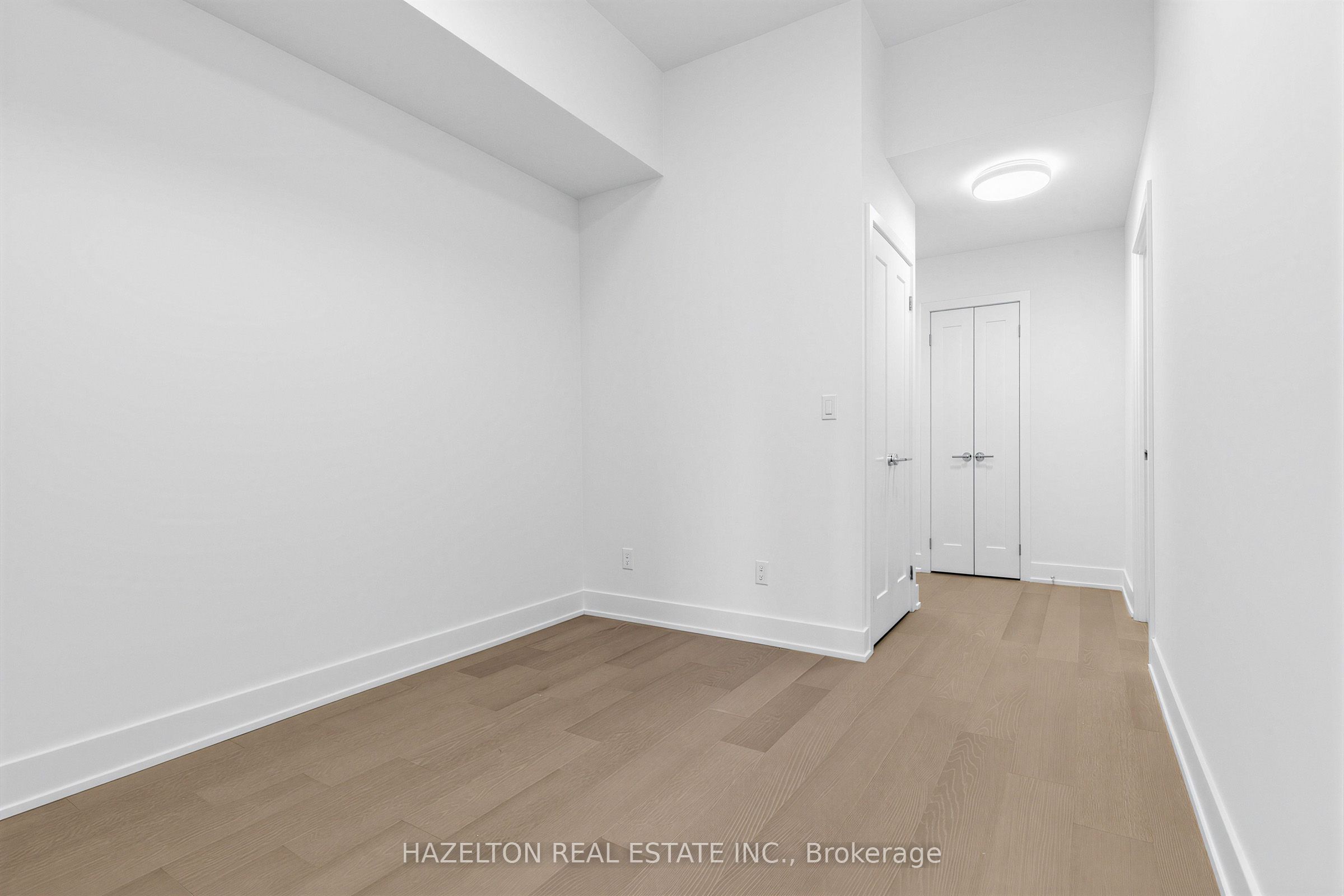 8 Manor Road W 705 Property Photo 8