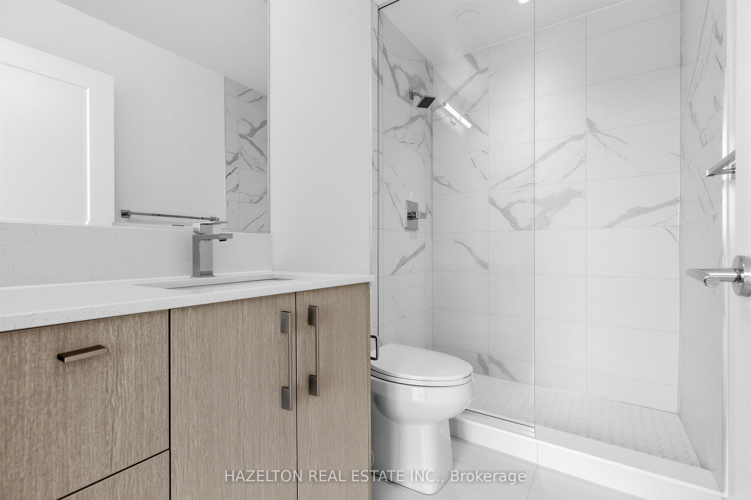 8 Manor Road W 705 Property Photo 13