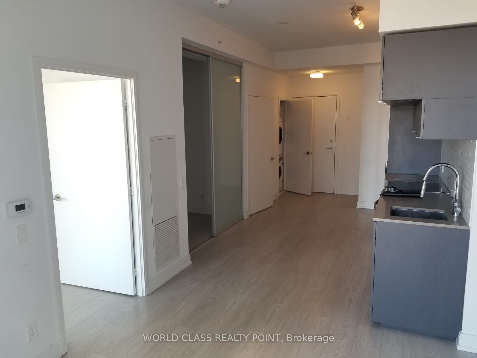 181 Dundas Street E 4702 Property Photo 3