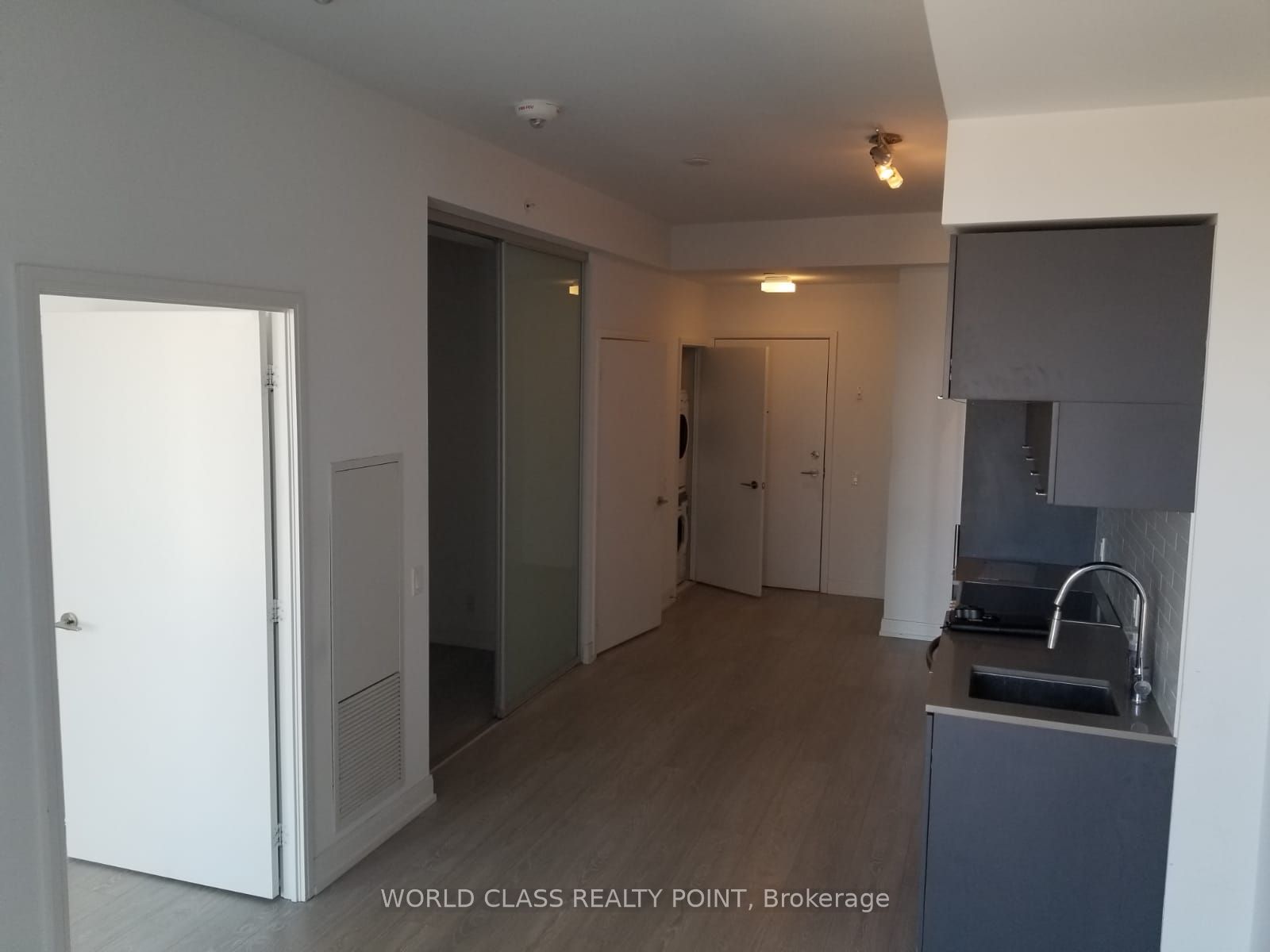 181 Dundas Street E 4702 Property Photo 5