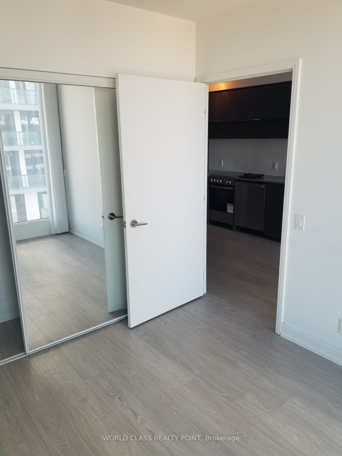 181 Dundas Street E 4702 Property Photo 6