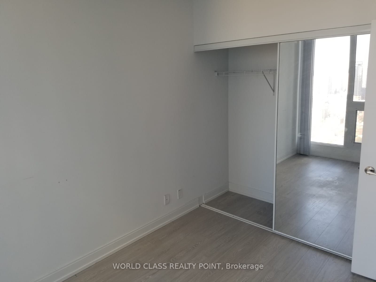 181 Dundas Street E 4702 Property Photo 7