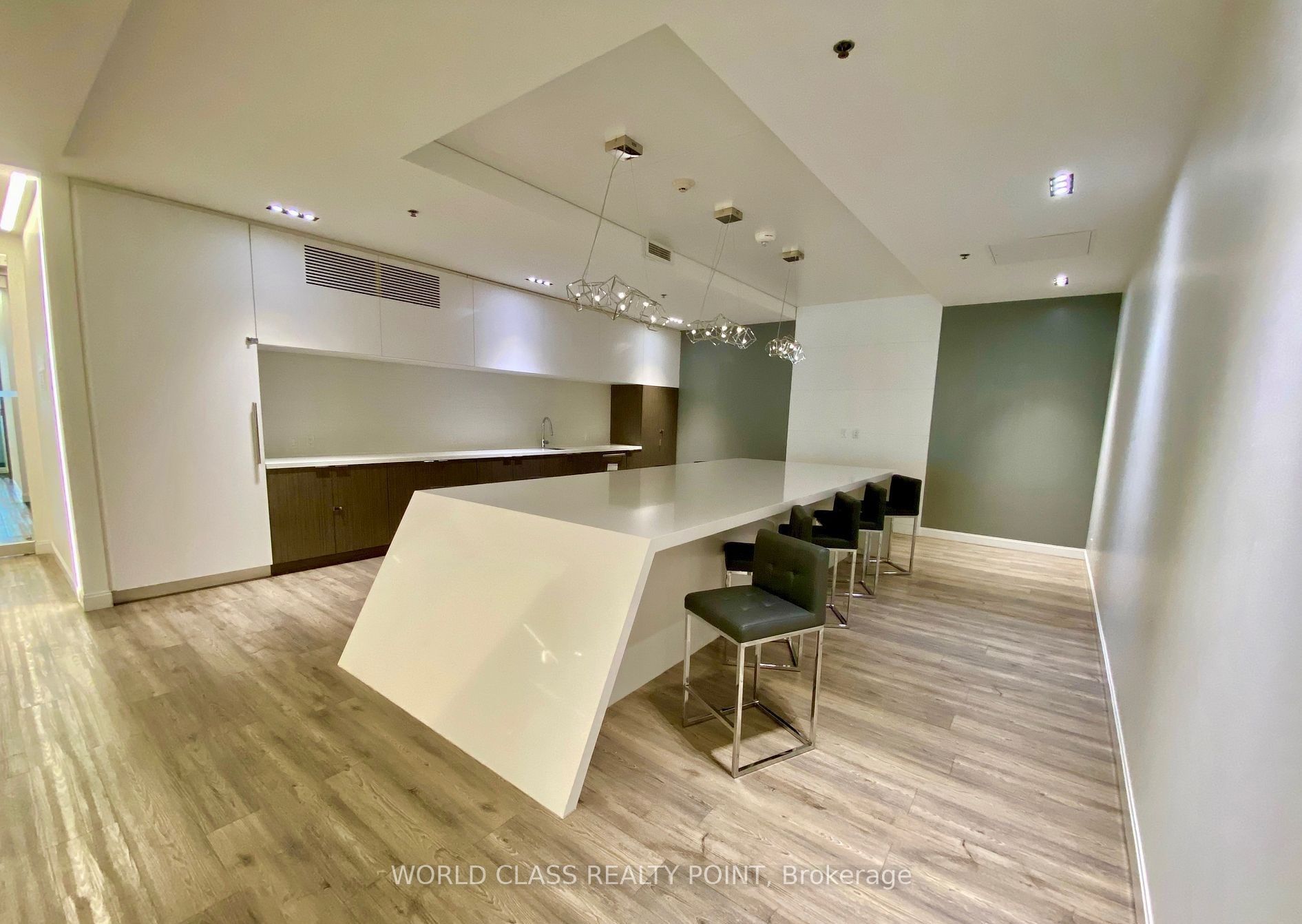 181 Dundas Street E 4702 Property Photo 18