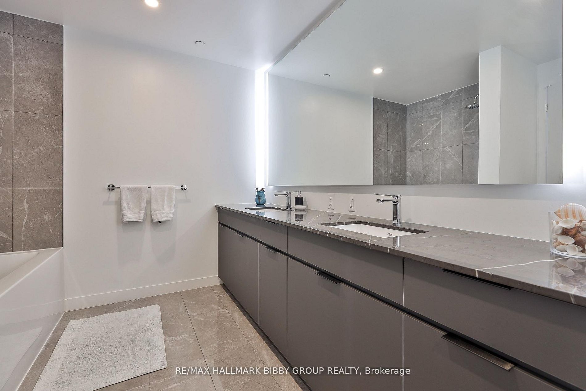 185 Alberta Avenue 1105 Property Photo 17