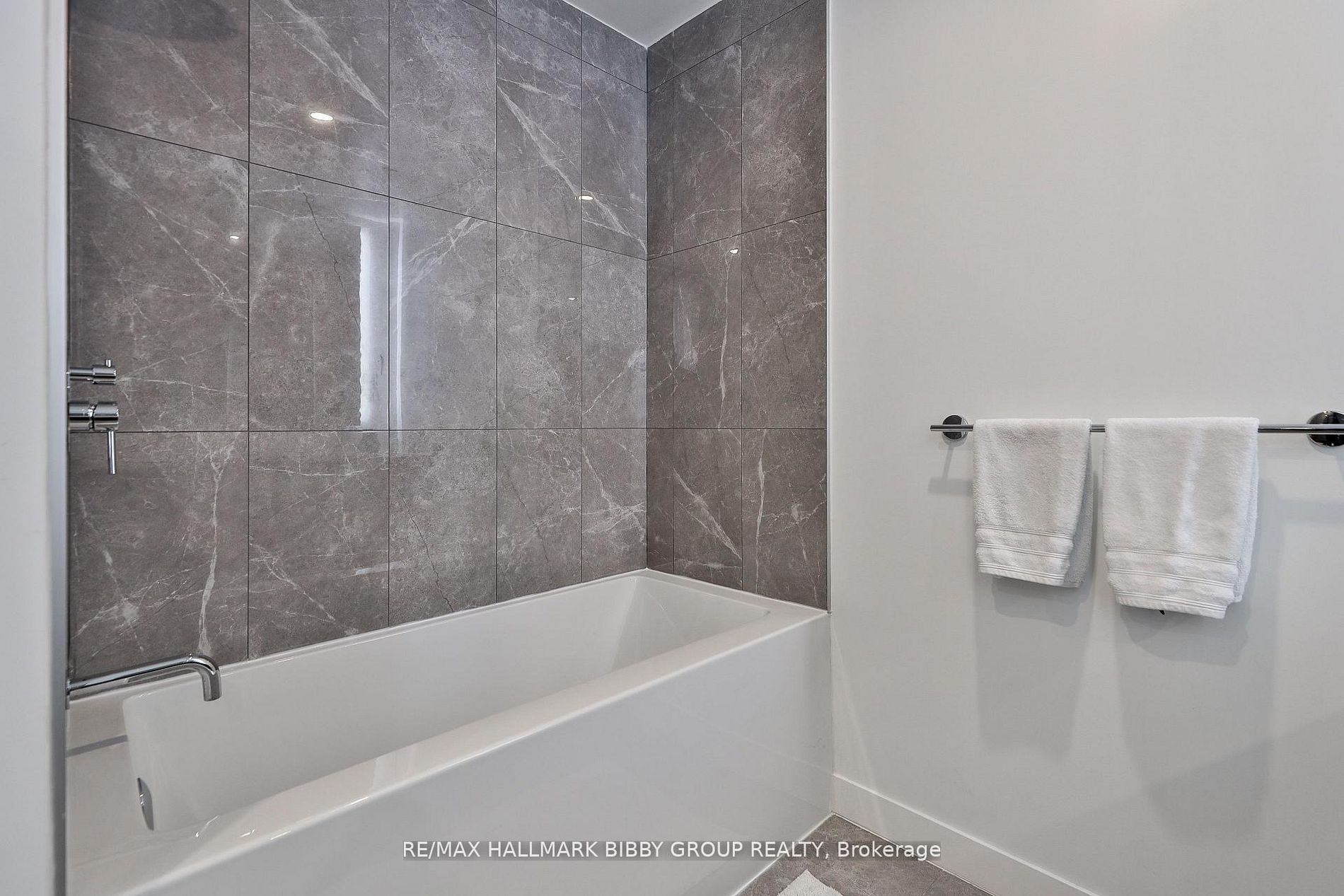 185 Alberta Avenue 1105 Property Photo 19