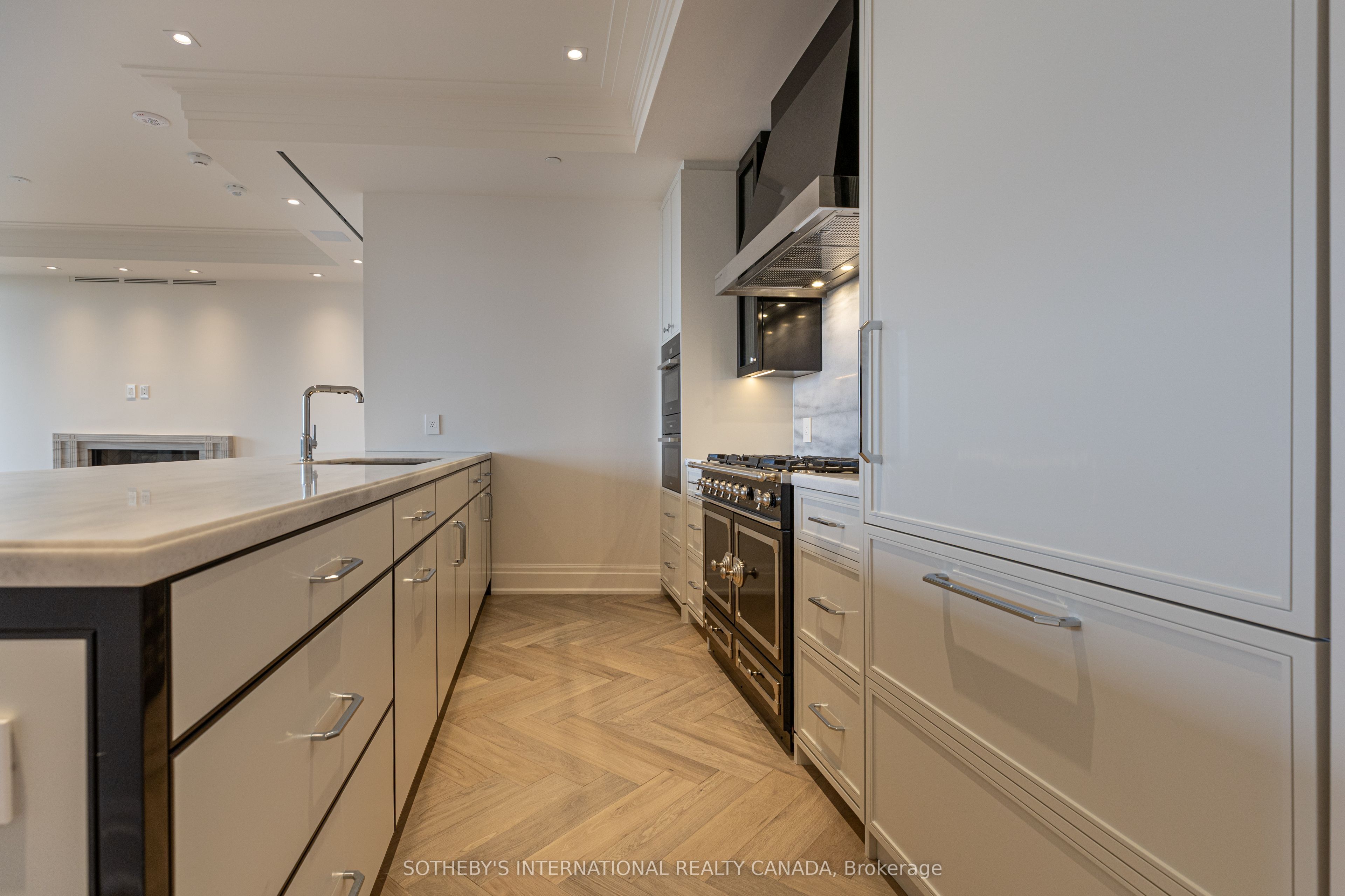 89 Avenue Road 1102 Property Photo 15