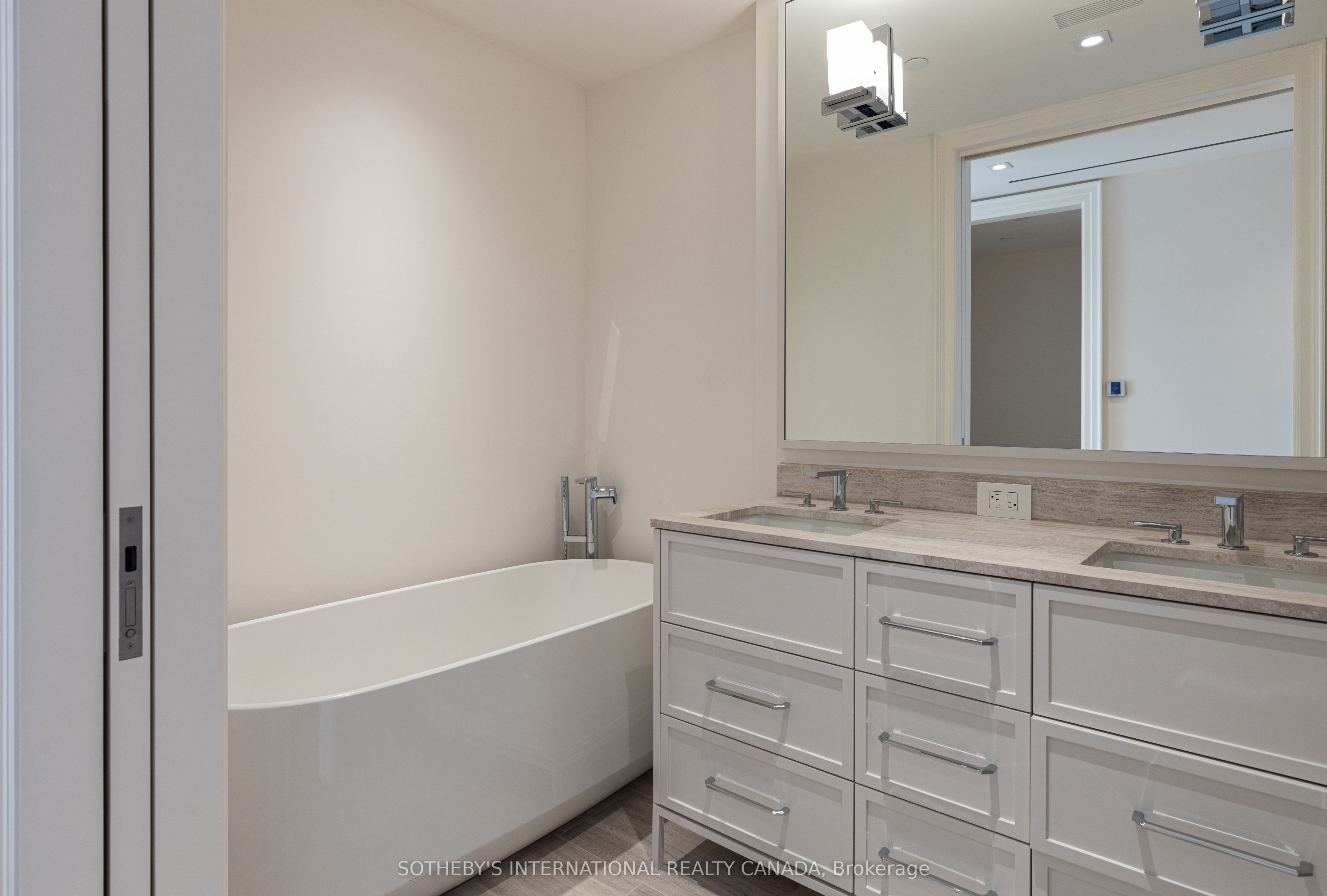 89 Avenue Road 1102 Property Photo 28