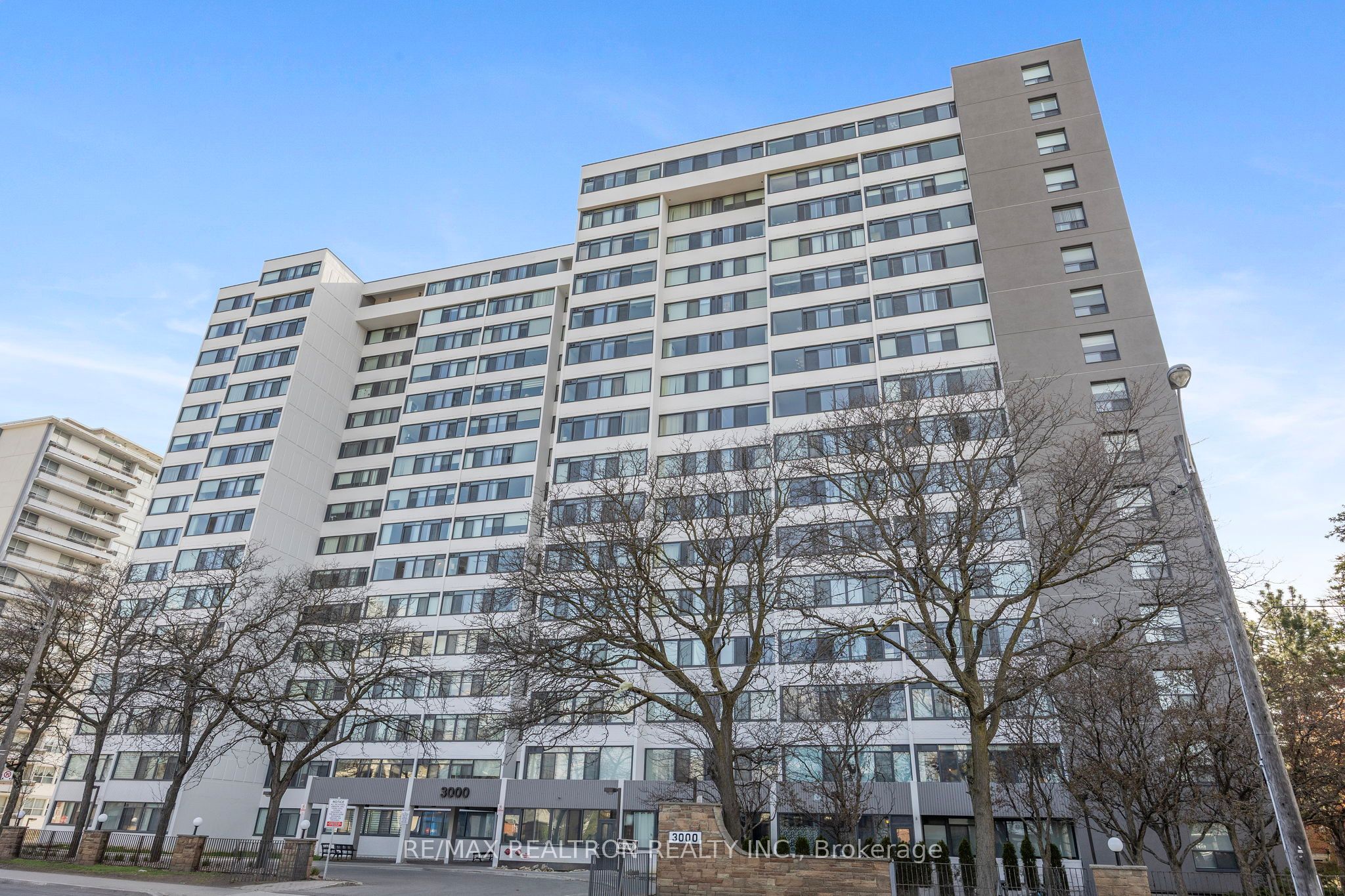 3000 Bathurst Street Ph3 Property Photo 1