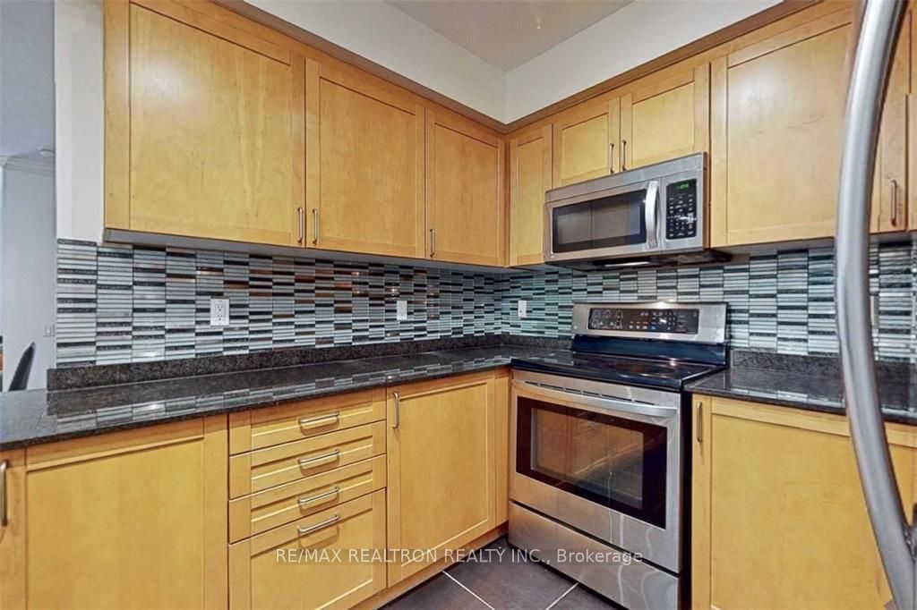 18 William Carson Crescent 211 Property Photo 9